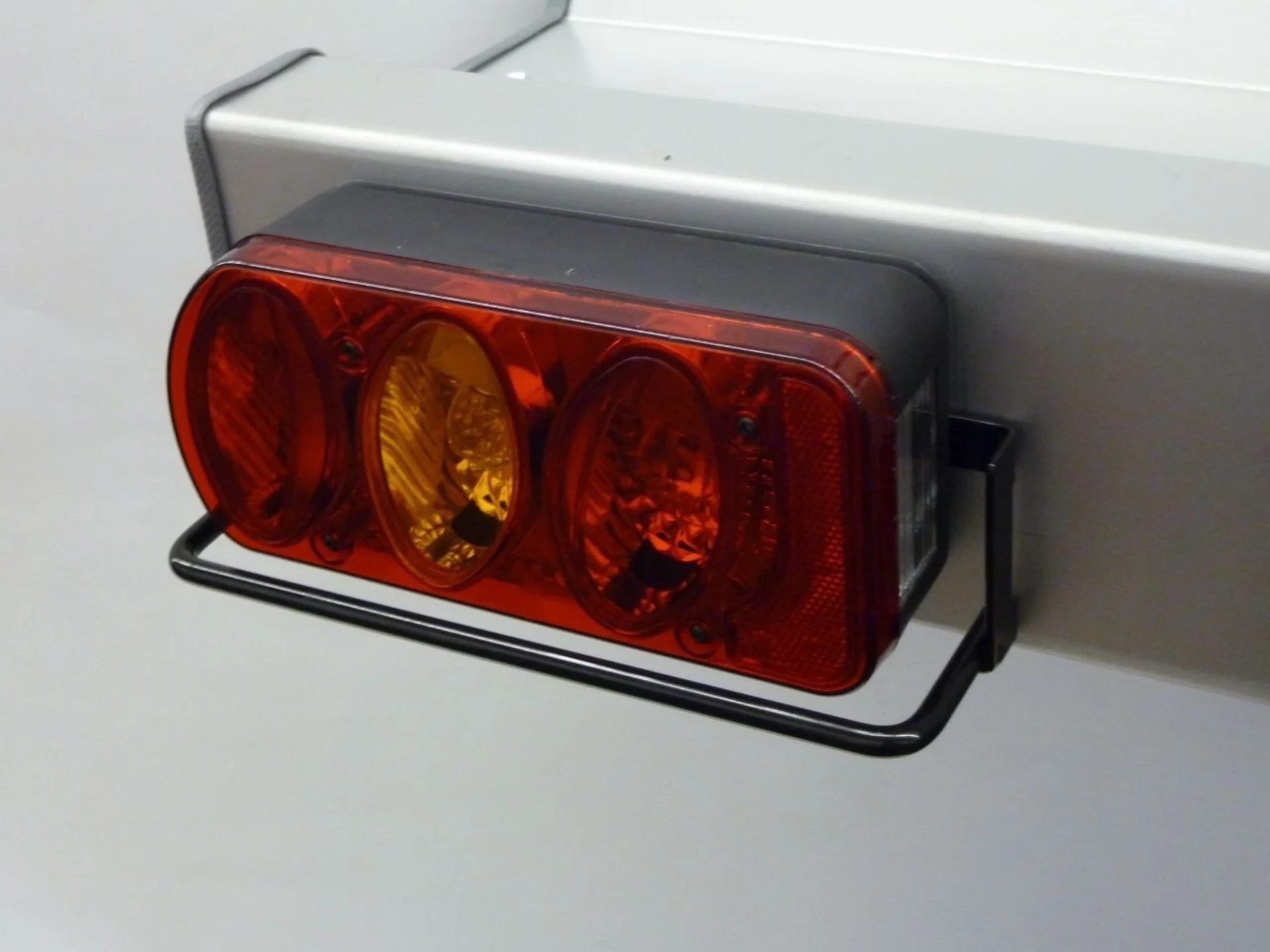 Arceau de protection des lampes pour le porte-charge