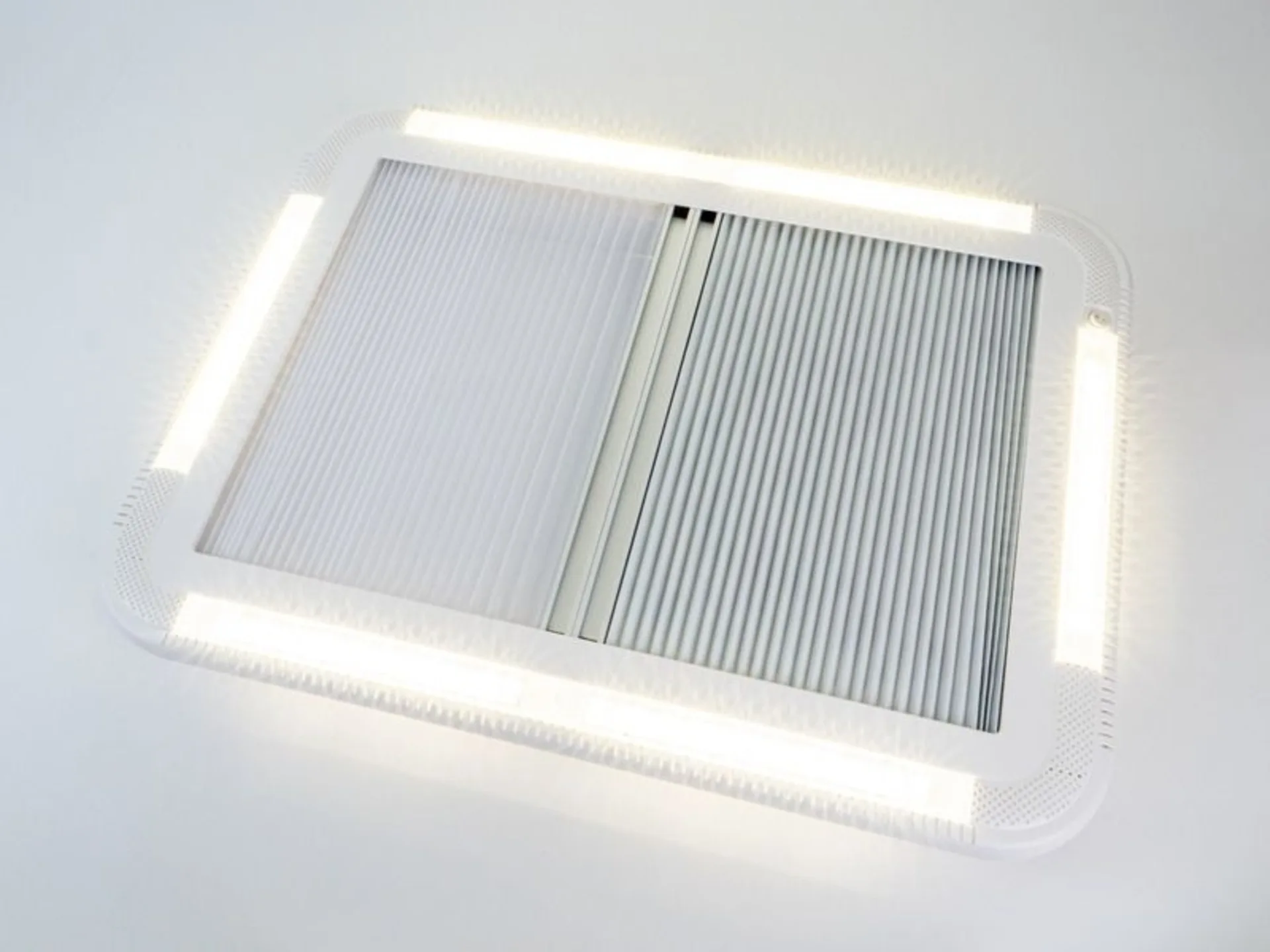 Dachhaube 700x500 mm mit Zwangsbelüftung + LED's