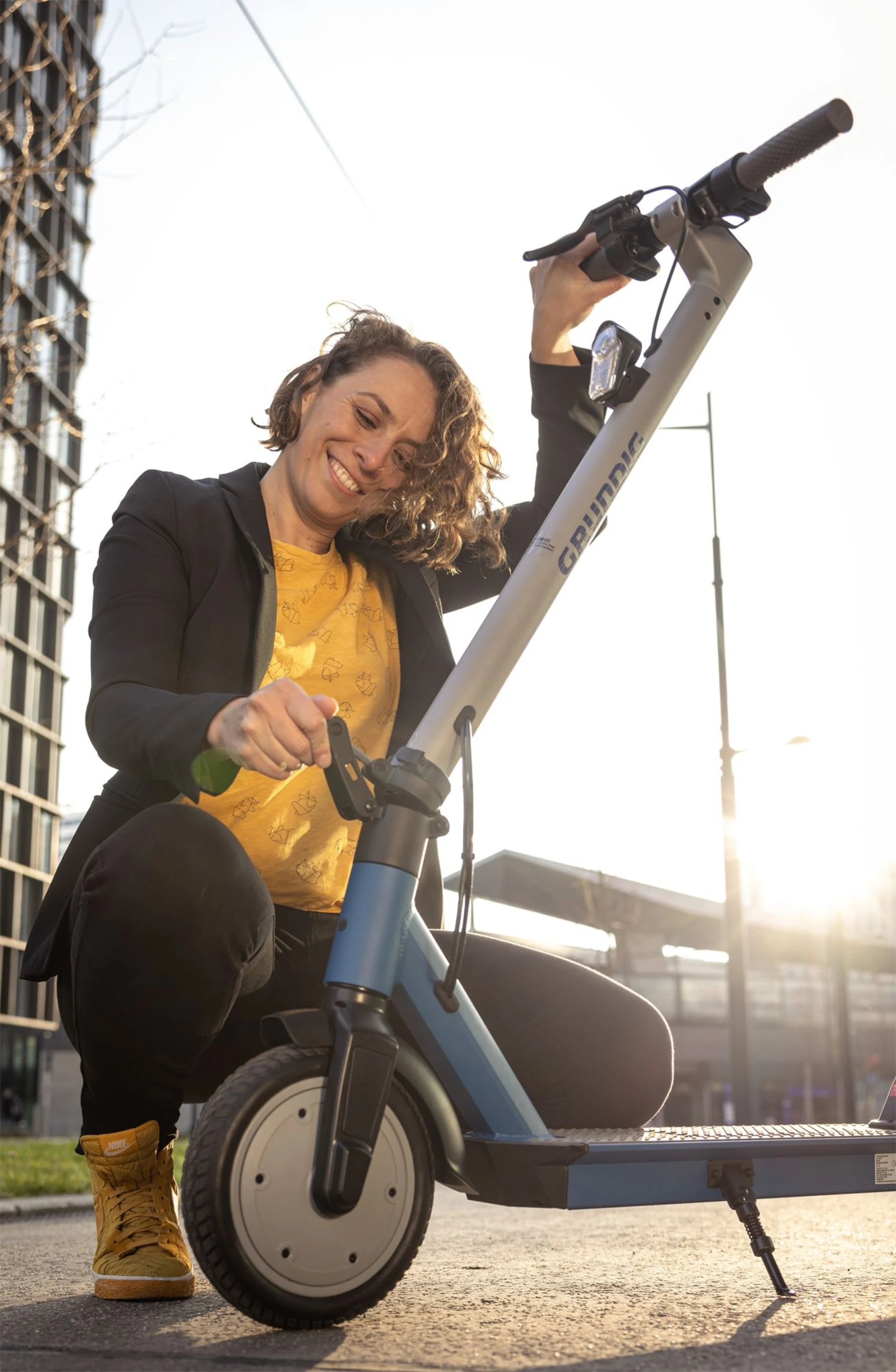 Grundig ERG 06 E-Scooter EKFV E-Scooter blau
