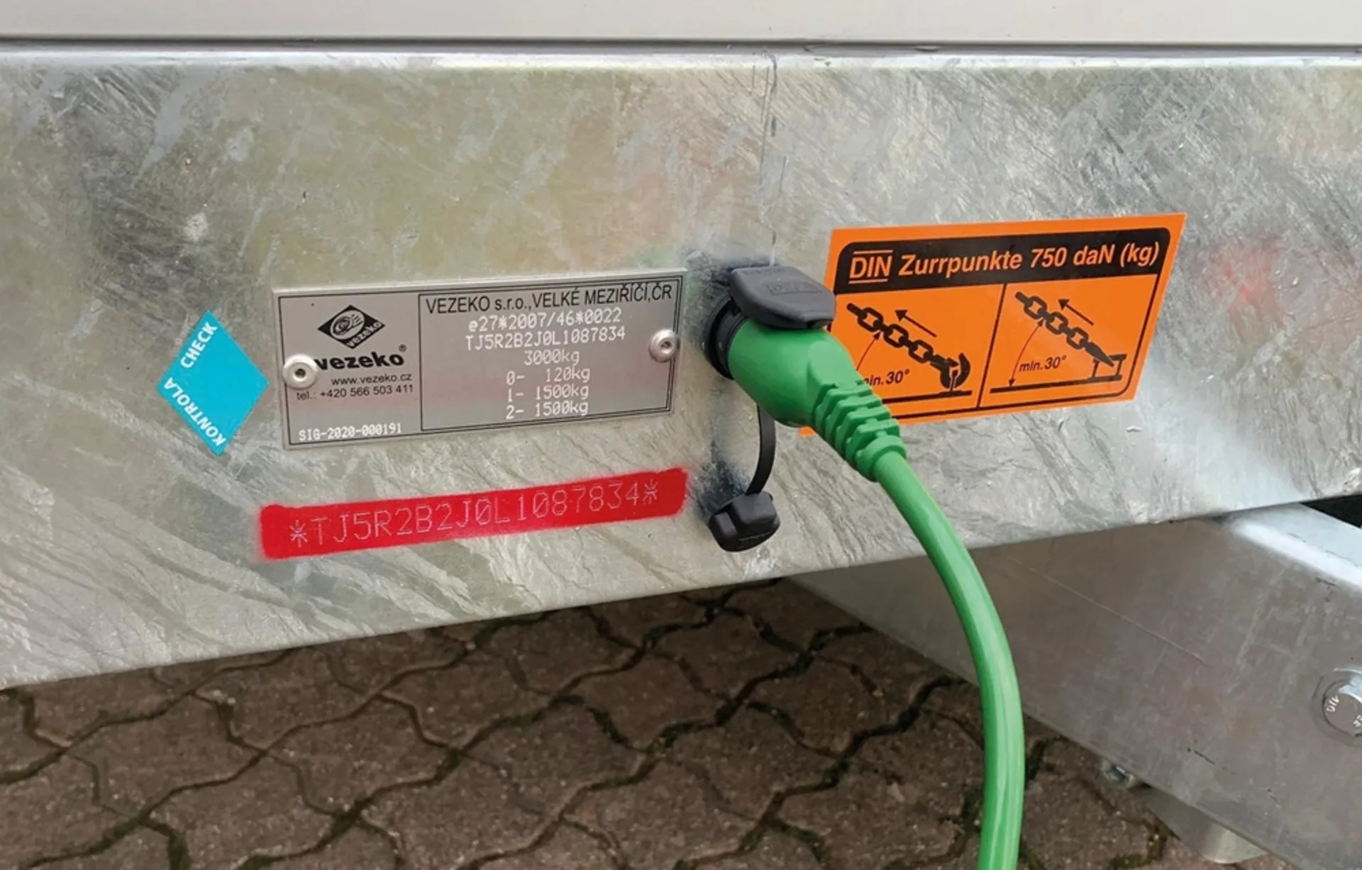 DEFA - 230 VAC Anschluss-Set 2.5 m mit Stecker/Dose Eingangskabel 1.5 m, Anschlusskabel 2.5 m