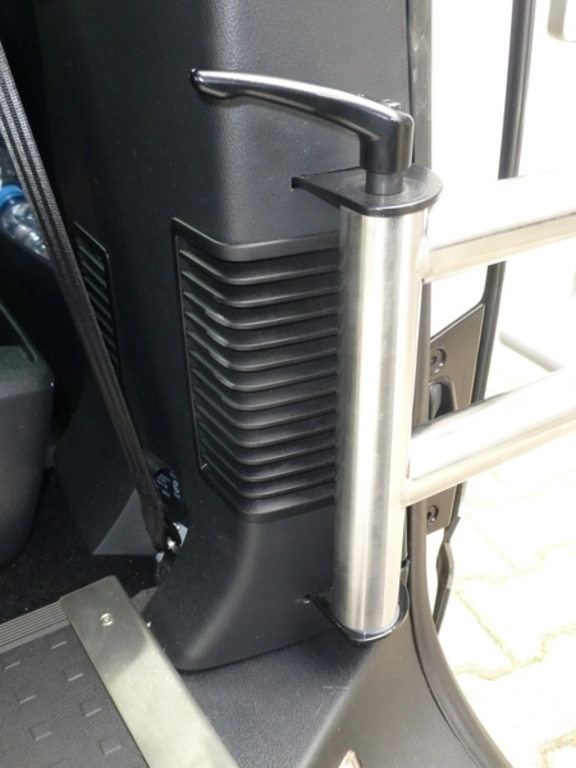 Cuisine pivotante pour Mercedes Vito long