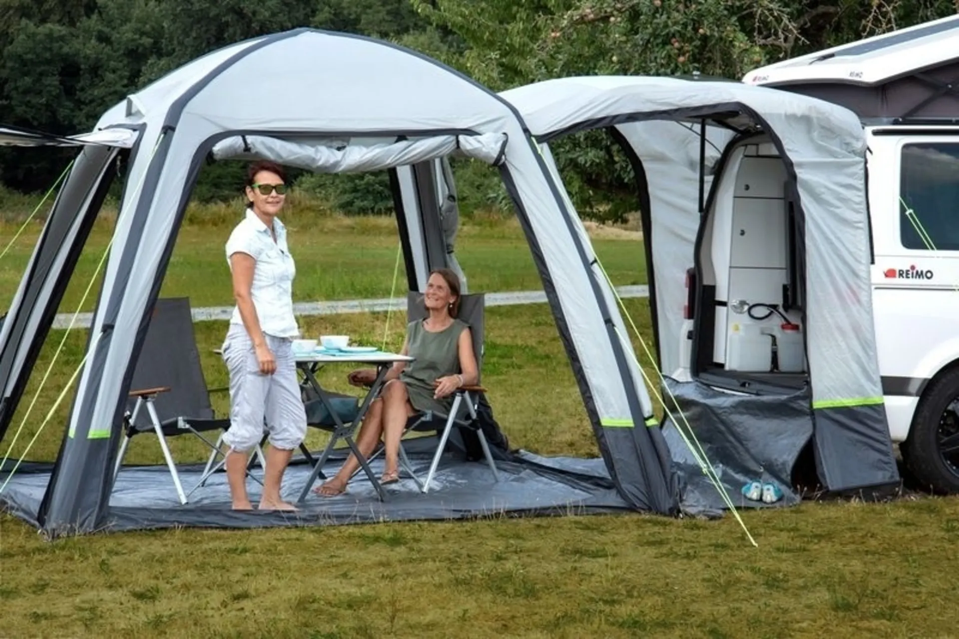 Tente arrière universelle Uni Van Air pour bus