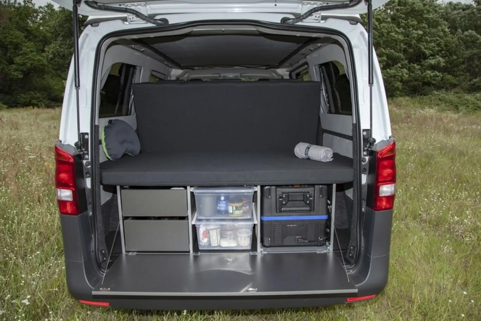 Reimo CampingBox für VW T6.1/T6/T5 und Mercedes Benz Vito mit Weekender Sitzbank
