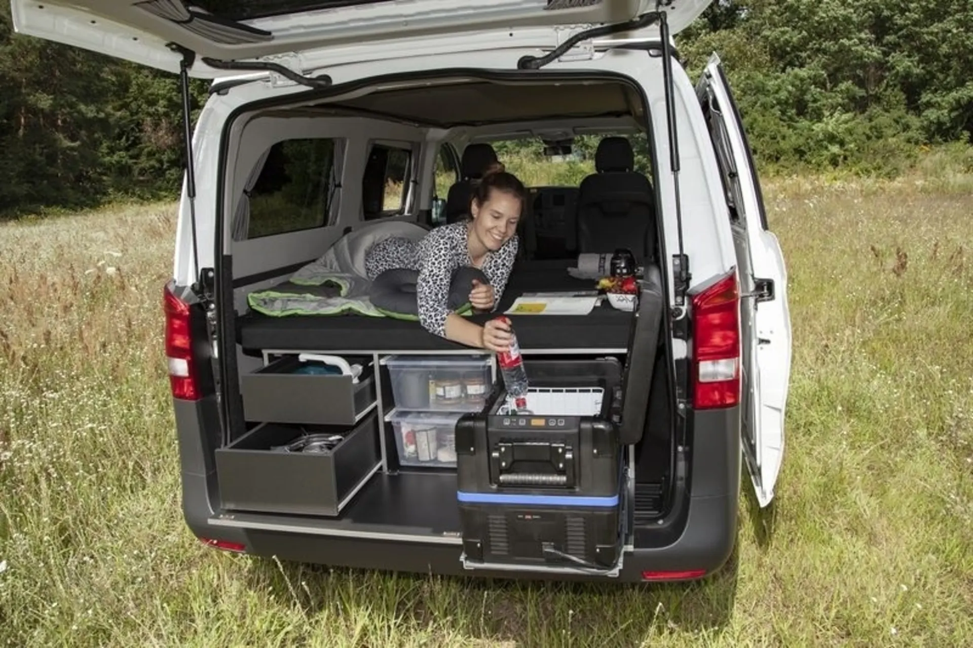 Reimo CampingBox für VW T6.1/T6/T5 und Mercedes Benz Vito mit Weekender Sitzbank