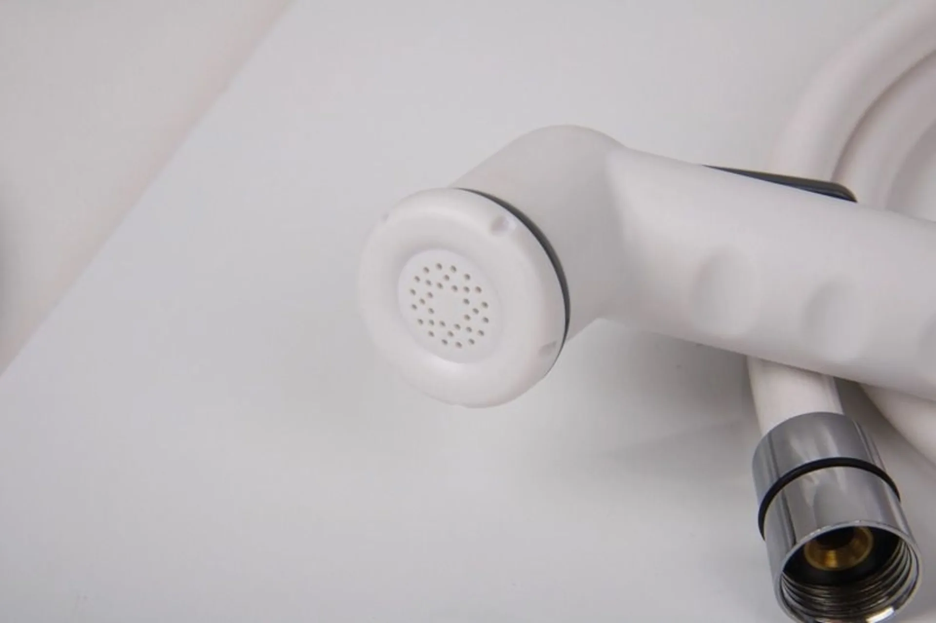 Duschset Weiss mit Absperrhebel und 1.5m Schlauch
