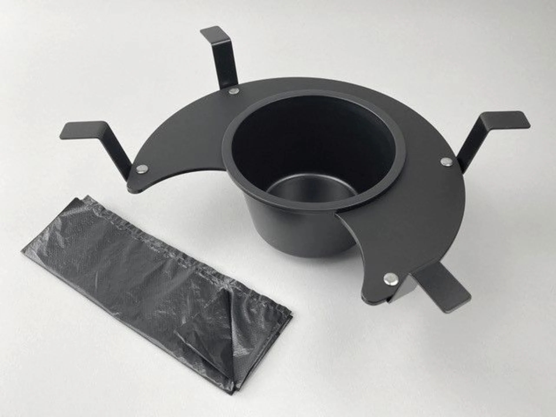 Kit d'insert pour toilettes à séparation Flexaport, compatible avec le modèle Dometic CT4000, en acrylique noir mat, avec 50 sachets anti-odeurs et un soudeur de film de 15 cm inclus Kit d'insert pour toilettes à séparation Flexaport, compatible avec le modèle Dometic CT4000, en acrylique noir mat, avec 50 sachets anti-odeurs et un soudeur de film de 15 cm inclus