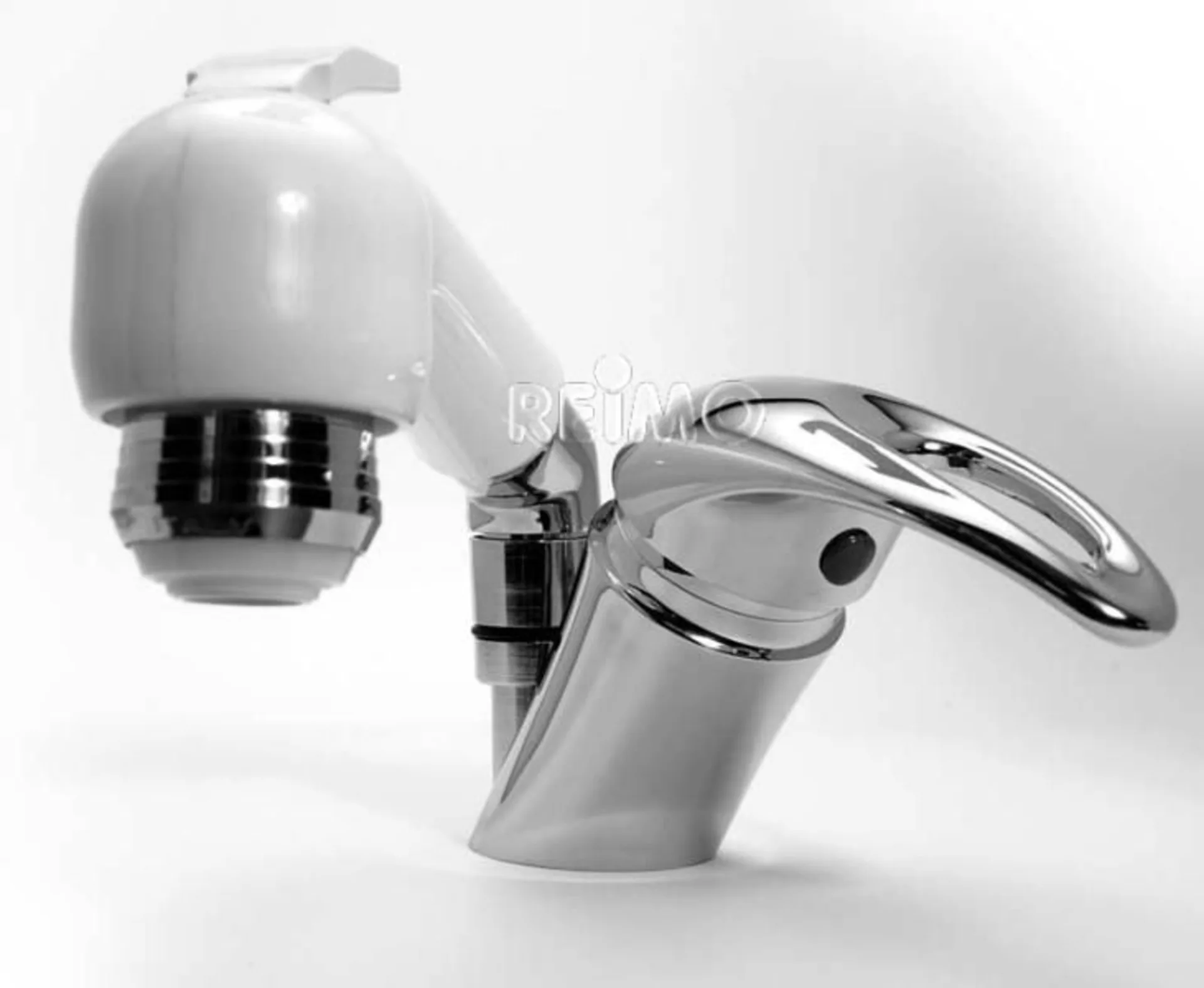 Wasserhahn und Duschset Kombination