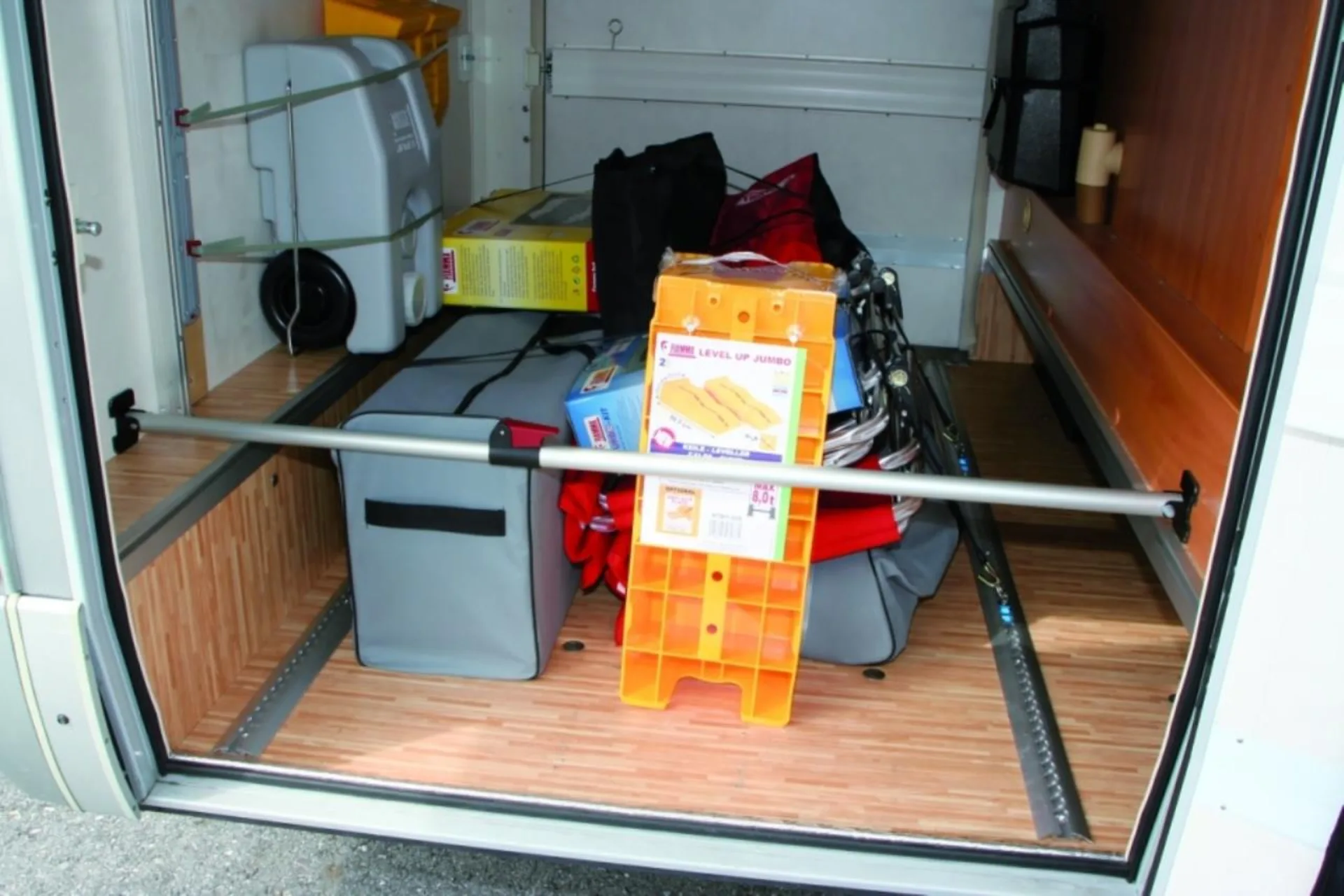 Fiamma Luggage Bar