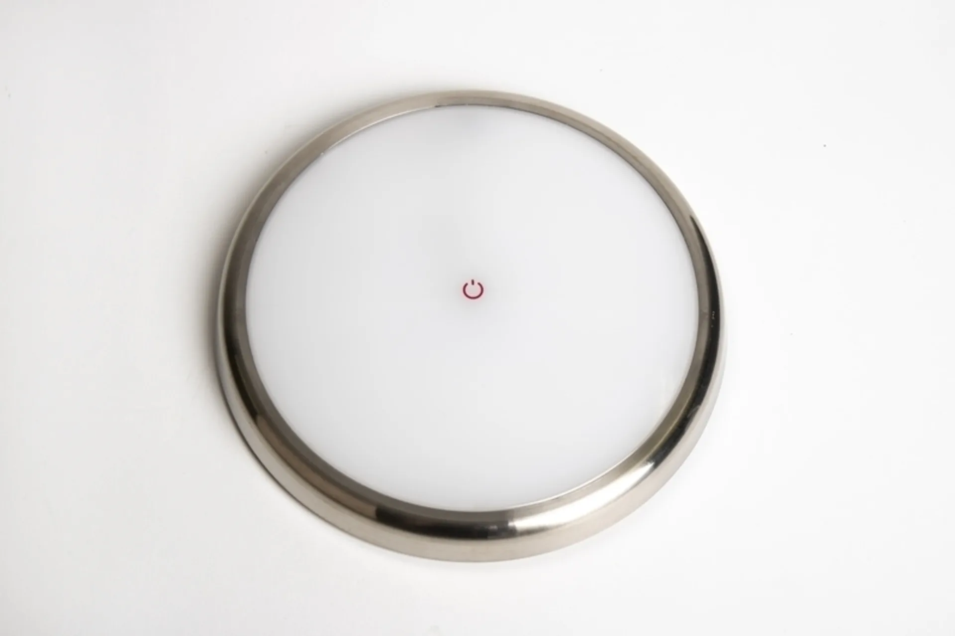 Plafonnier LED au design chromé de Carbest
