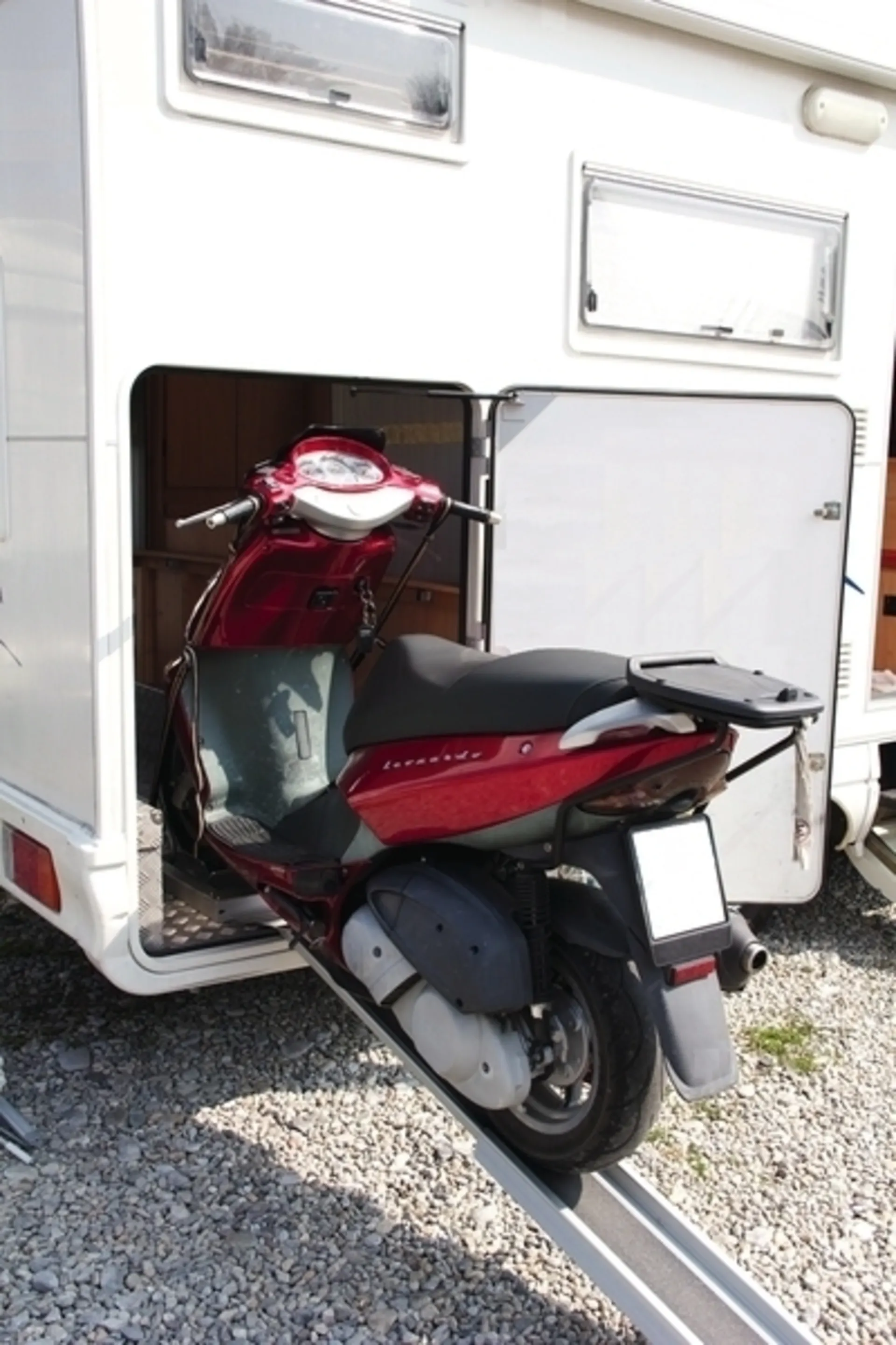 Smart Rail - Elektrischer Einzug für Heckgarage Smart Rail - Elektrischer Einzug für Heckgarage
