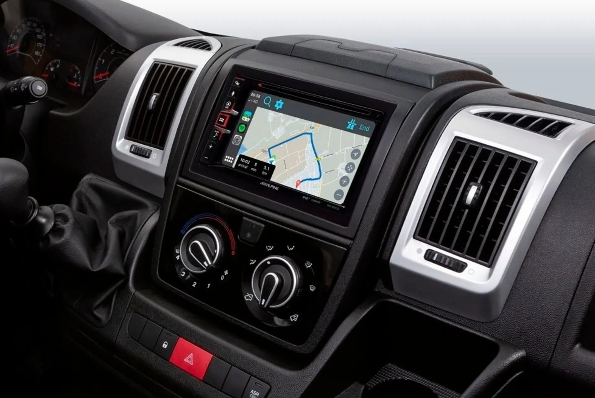 Alpine INE-W611DC All-In One 6,5" Navi avec lecteur CD/DVD pour Ducato 7 incl. kit d'installation et interface Lfb