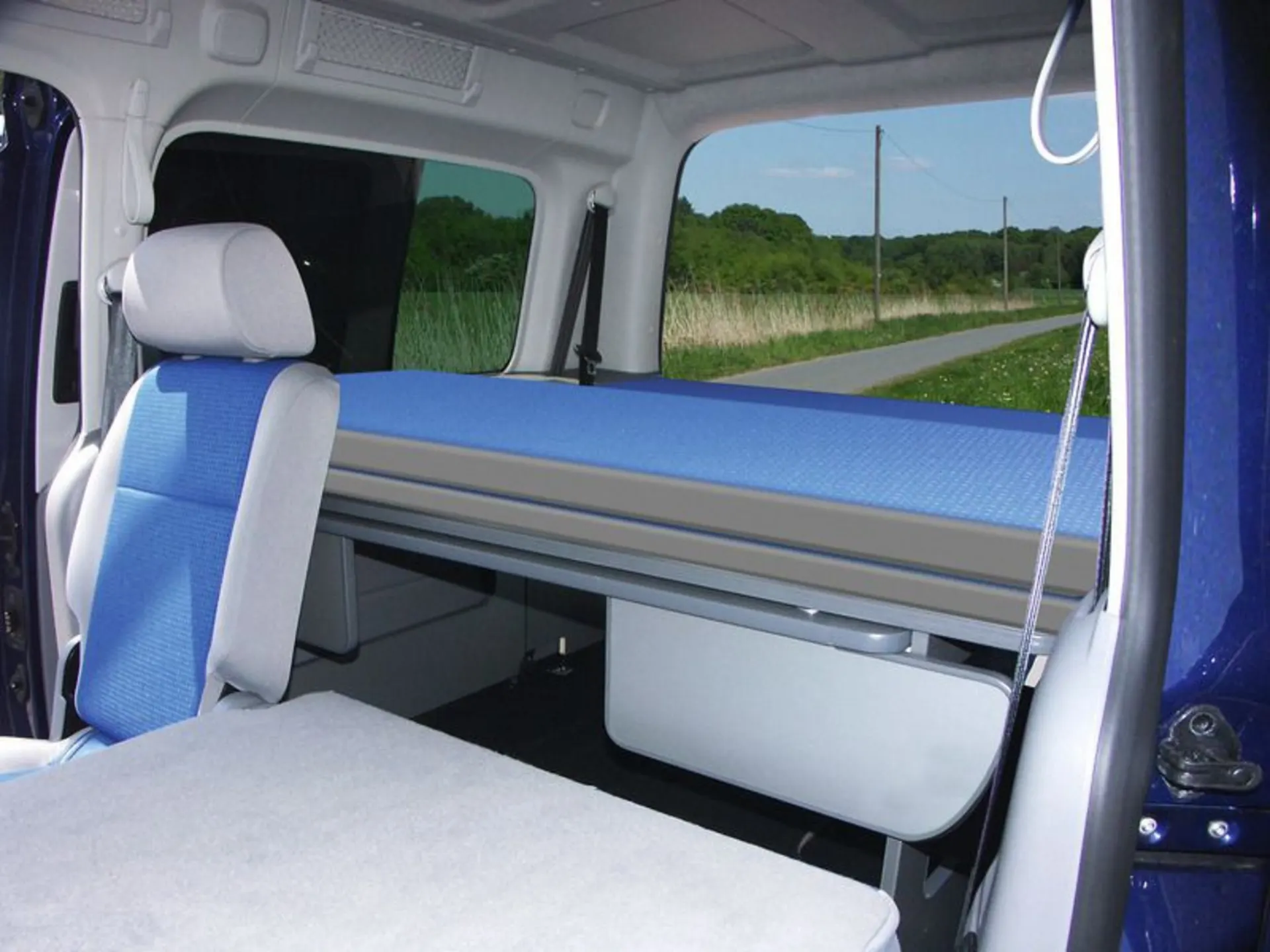 VW Caddy Maxi Bettsystem mit Polstern und Bezügen