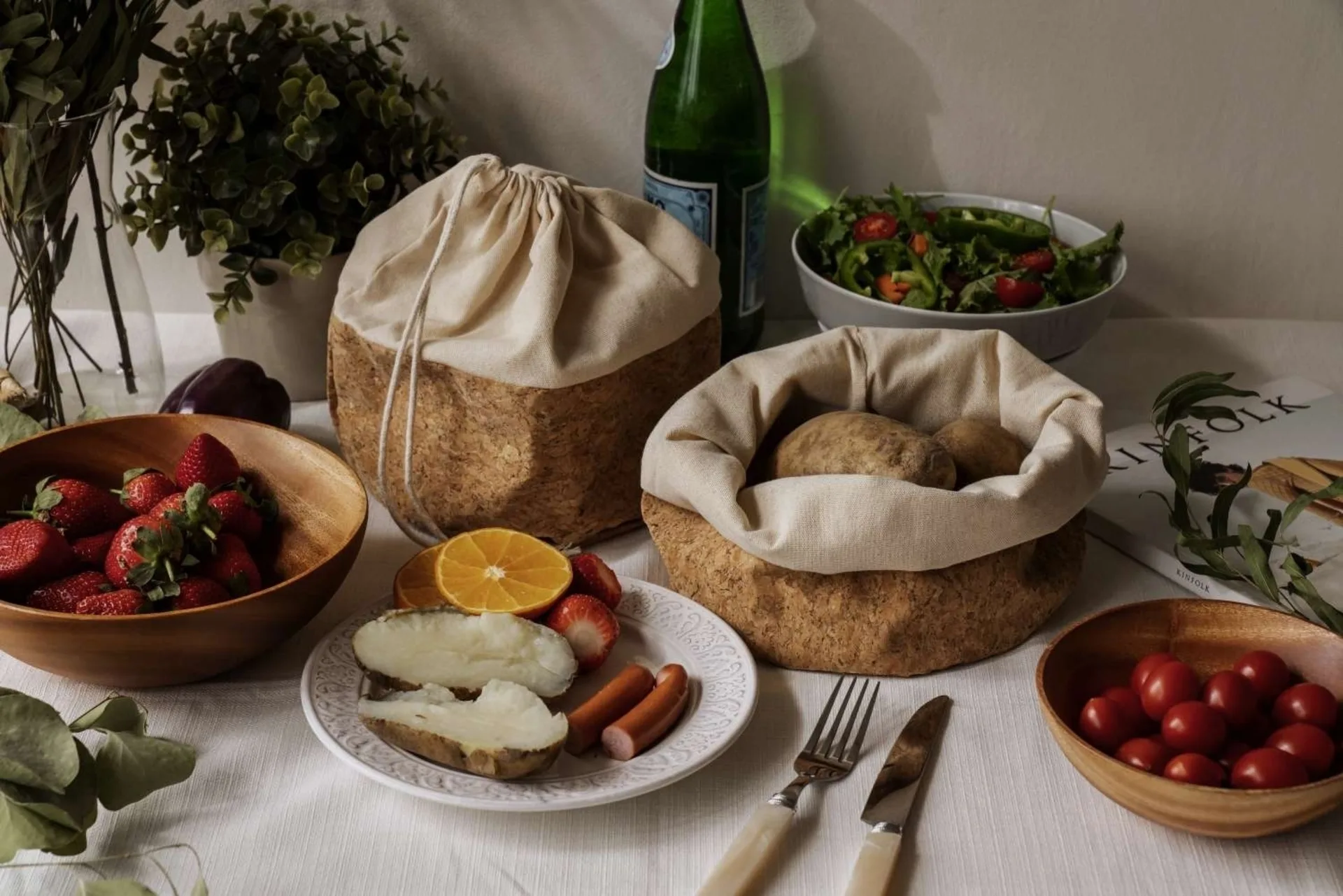 Nuts Innovations : sac à pain « Corbeille de fruits » en liège avec cordon, petit format