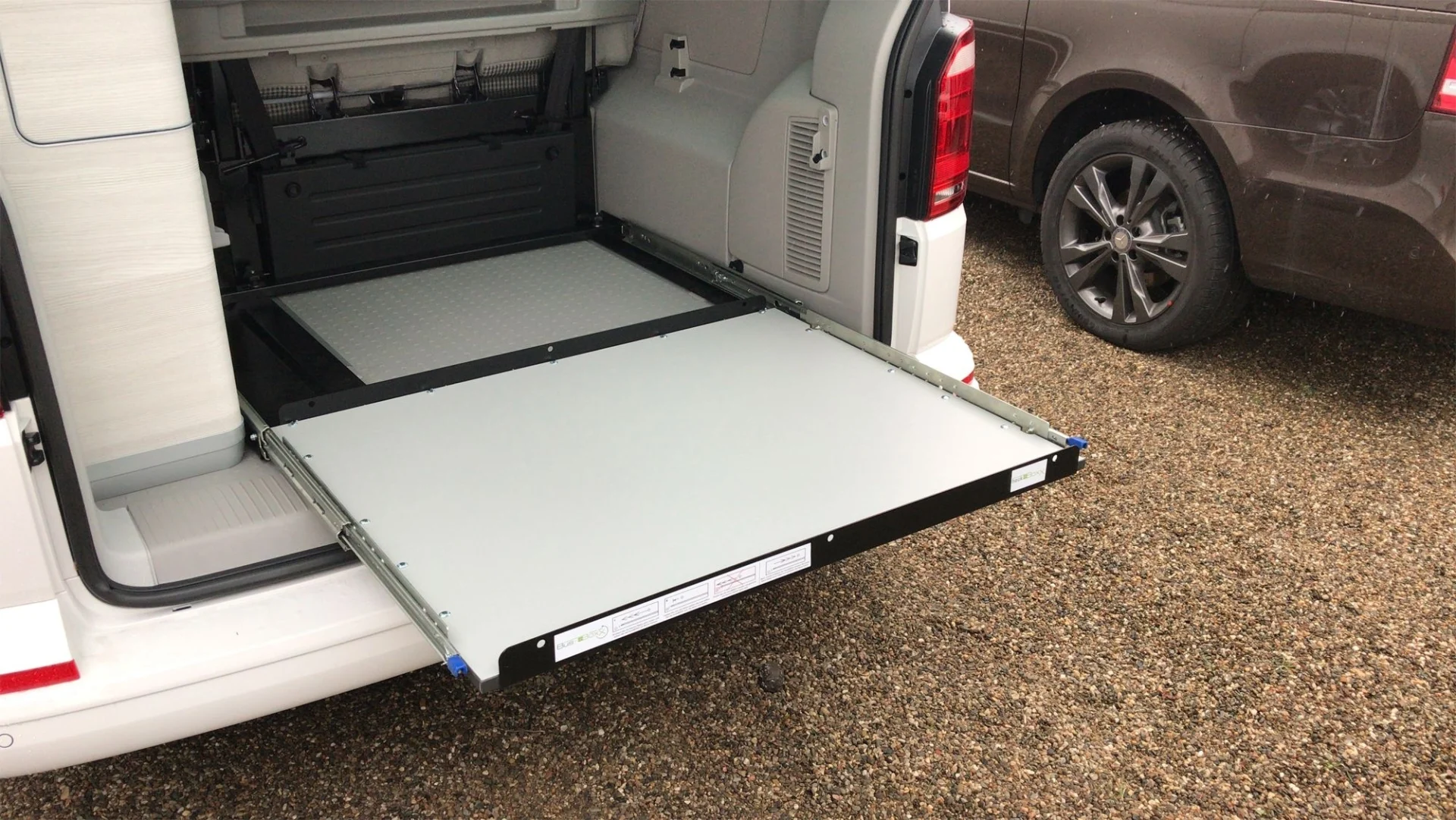 BusBoxx heckBOXX flex T5 / T6 / T6.1 California Coast / Ocean / Beach Camper : module coulissant arrière en deux parties, profondeur de coulissement 800 mm