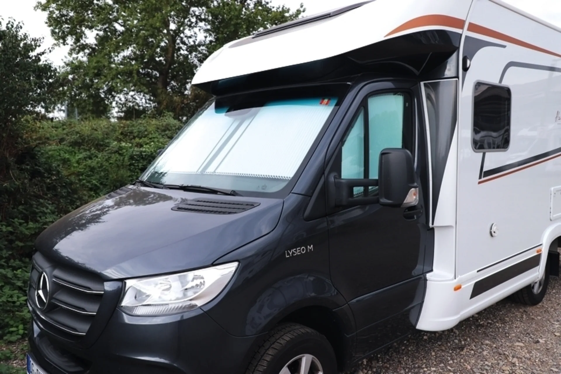 REMIfront IV Fahrerhausverdunkelung Sprinter ab Bj. 2019 mit großem Sensorgehäuse
