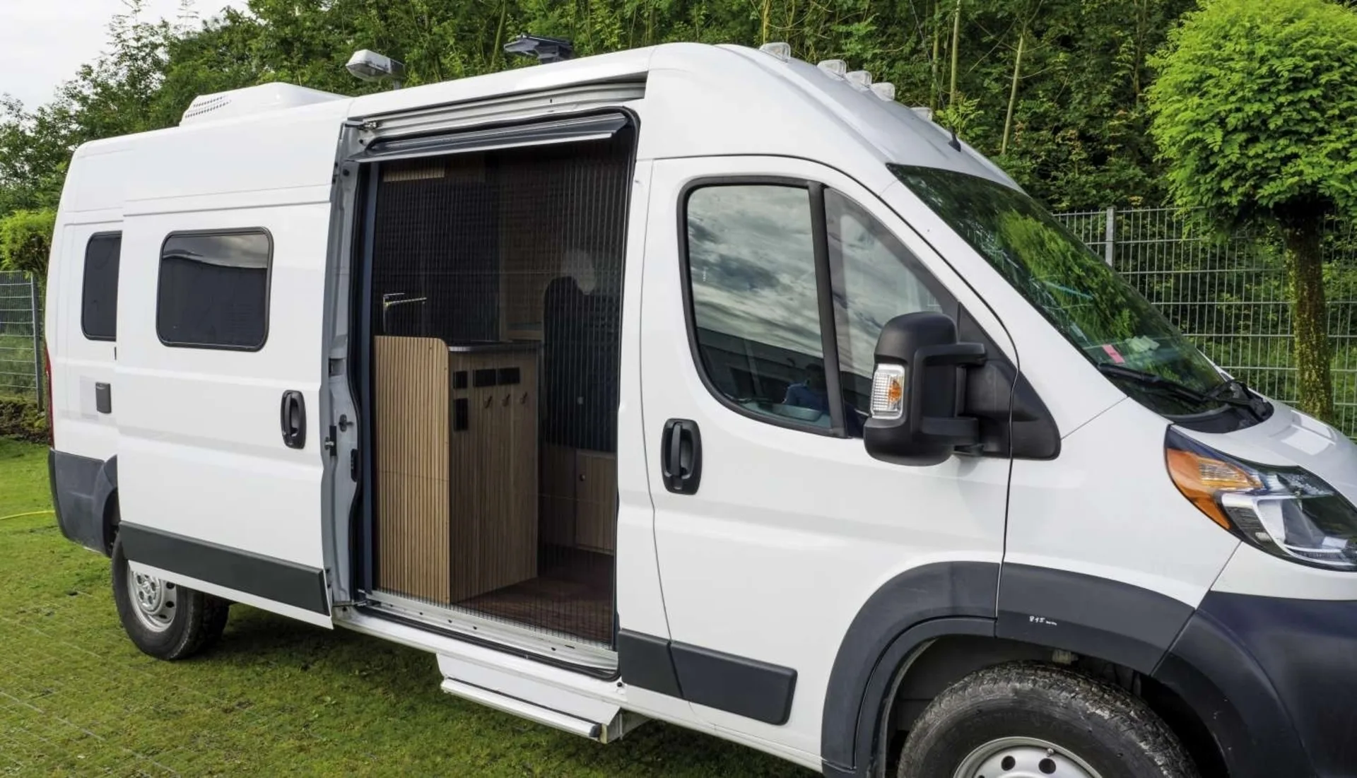 Remis REMIcare Moustiquaire de porte avec rail de table pour Fiat Ducato X250 / X290 1435 x 1080 mm Remis REMIcare Moustiquaire de porte avec rail de table pour Fiat Ducato X250 / X290 1435 x 1080 mm