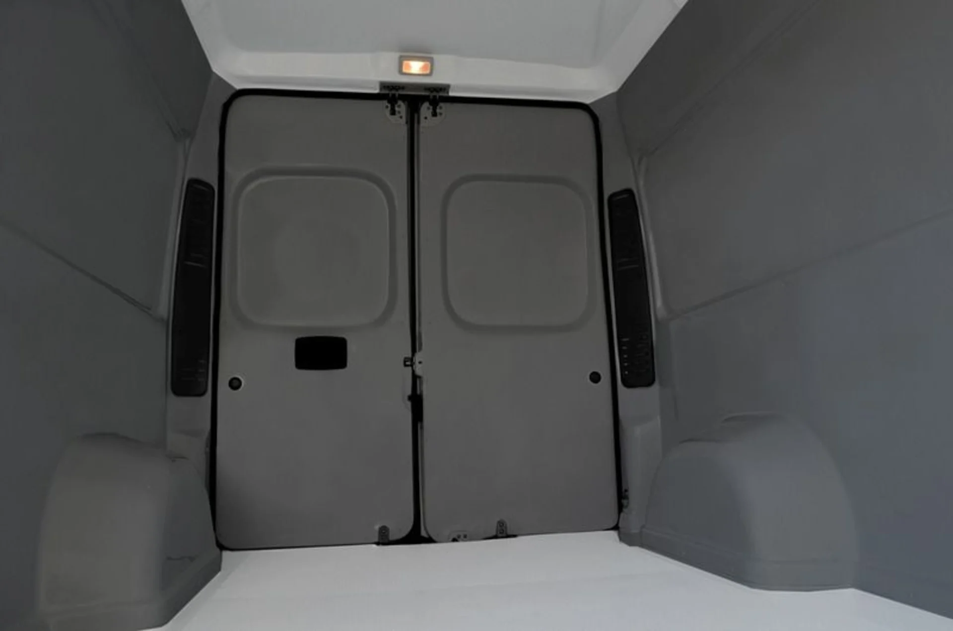 Mercedes-Benz Sprinter Seitenverkleidung und Innenverkleidungs-Platten, grau