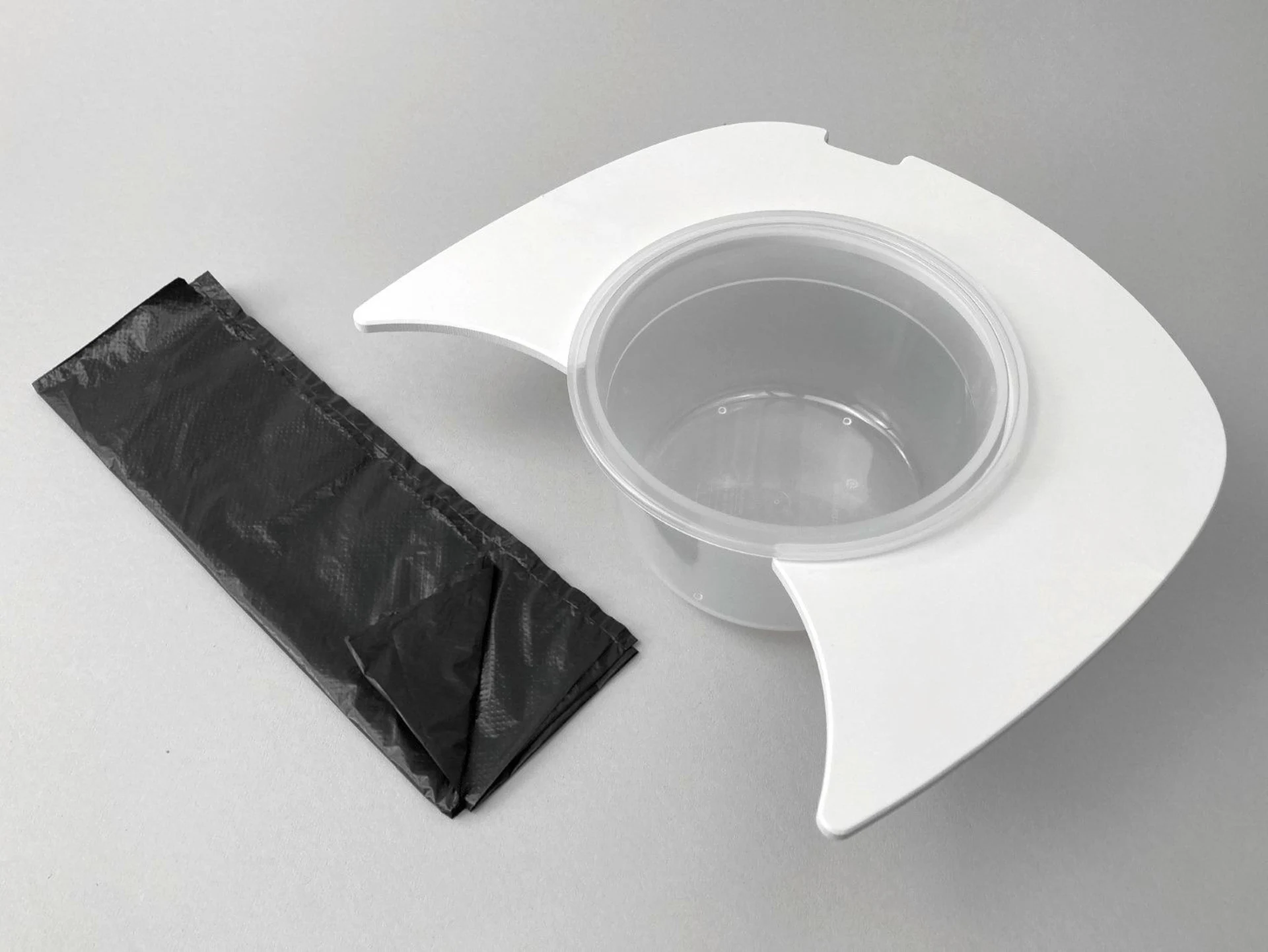 Kit d'insert pour toilettes à séparation Flexaport, compatible avec le modèle Campingaz 20 L en PVC blanc, avec 50 sacs anti-odeurs et un soudeur de film de 15 cm inclus Kit d'insert pour toilettes à séparation Flexaport, compatible avec le modèle Campingaz 20 L en PVC blanc, avec 50 sacs anti-odeurs et un soudeur de film de 15 cm inclus