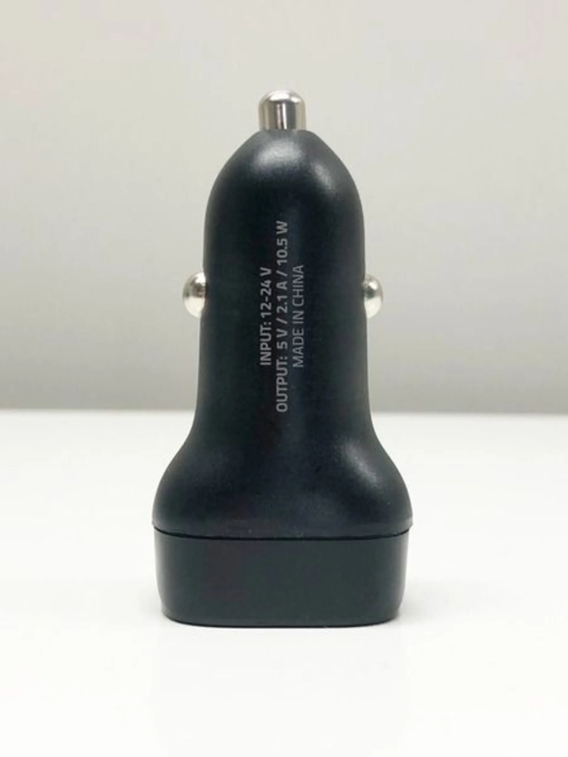 KFZ Dual USB Ladegerät mit USB-A und USB-C Anschluss