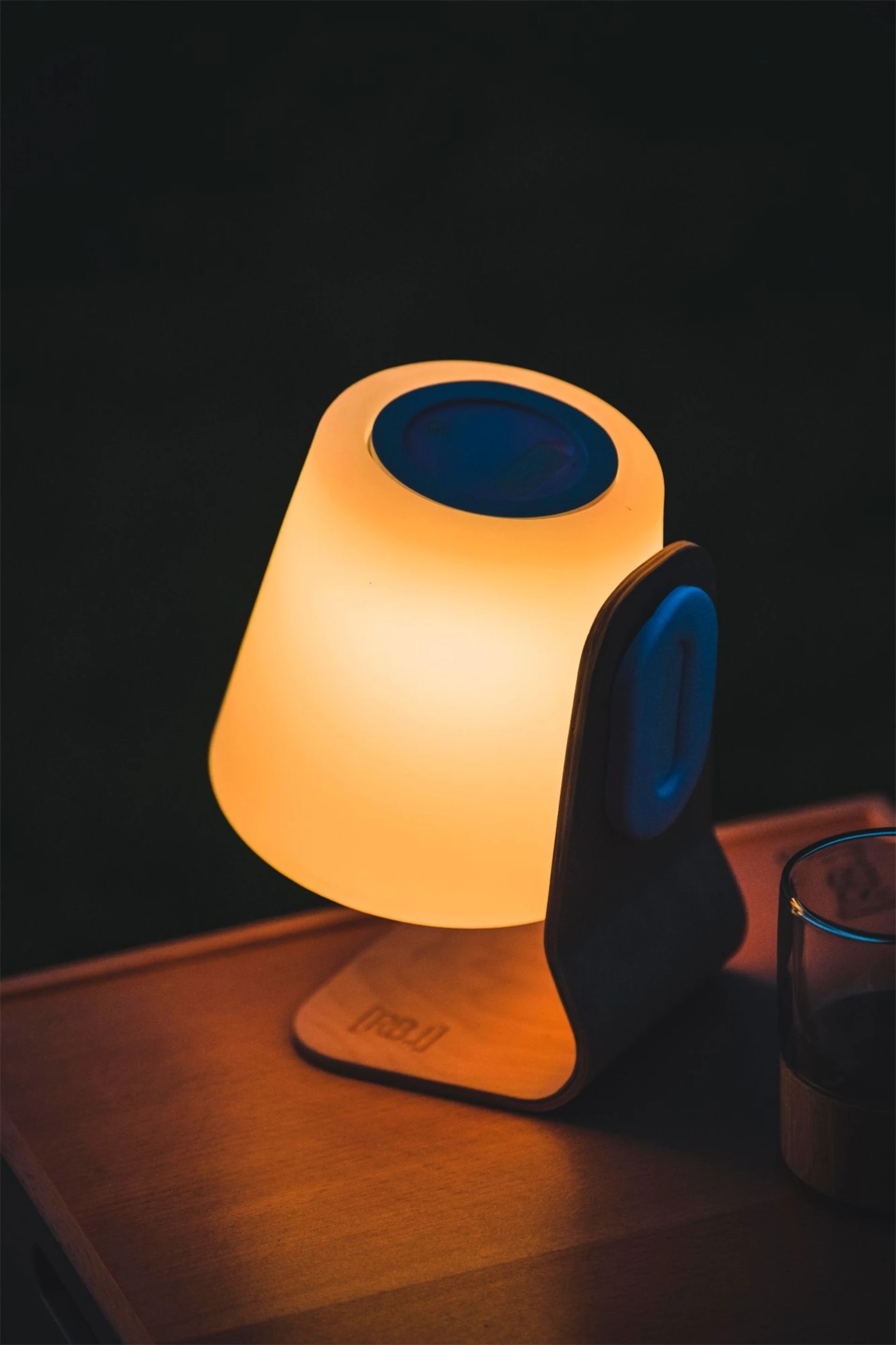 Lampe de table d'extérieur Rebel avec haut-parleur Bluetooth et batterie rechargeable