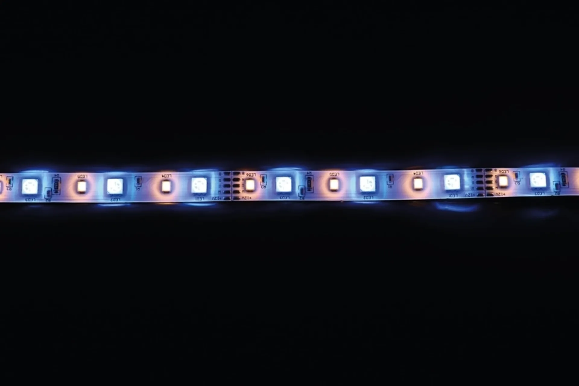 12-V-LED-Lichtband RGB und Warmweiß - 5 m 12-V-LED-Lichtband RGB und Warmweiß - 5 m
