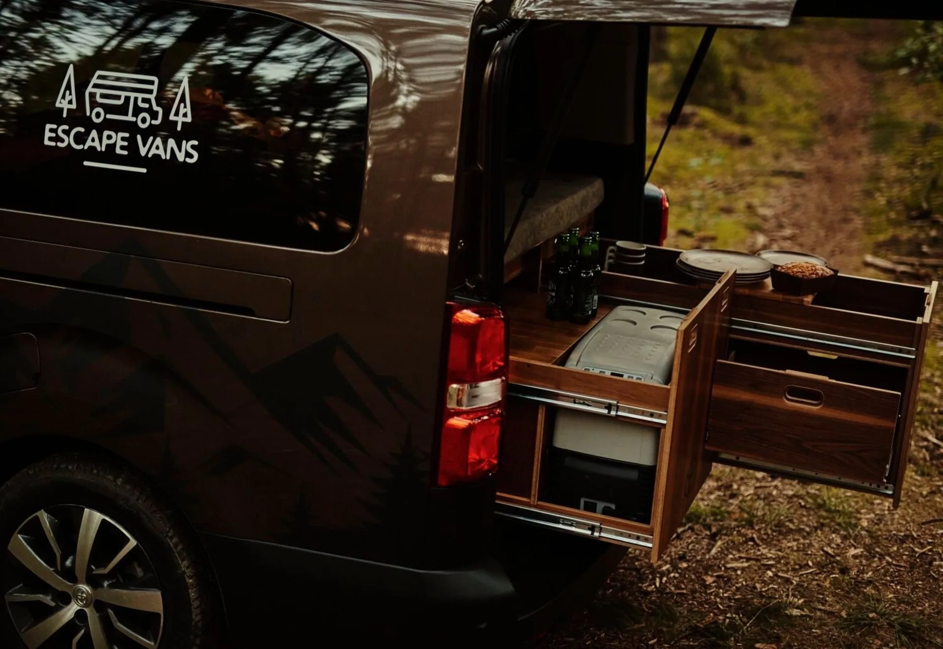 Escape Vans Tour Box L Walnut Escape Vans Tour Box L Walnut