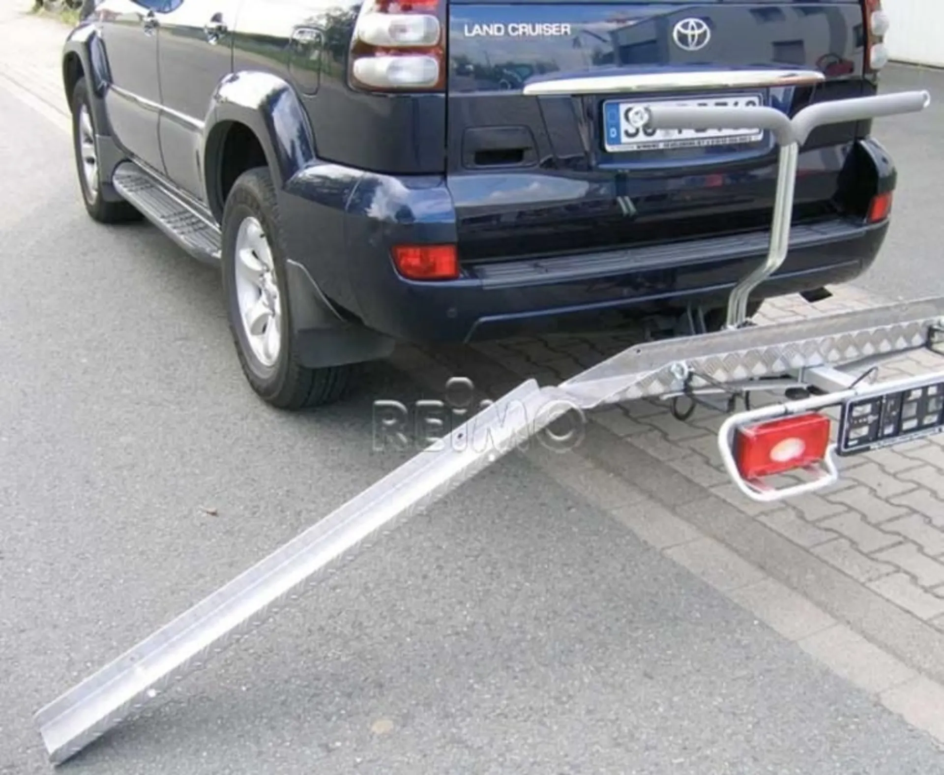 E-Bike und Motorroller Kupplungsträger mit Auffahrrampe, 120kg Nutzlast