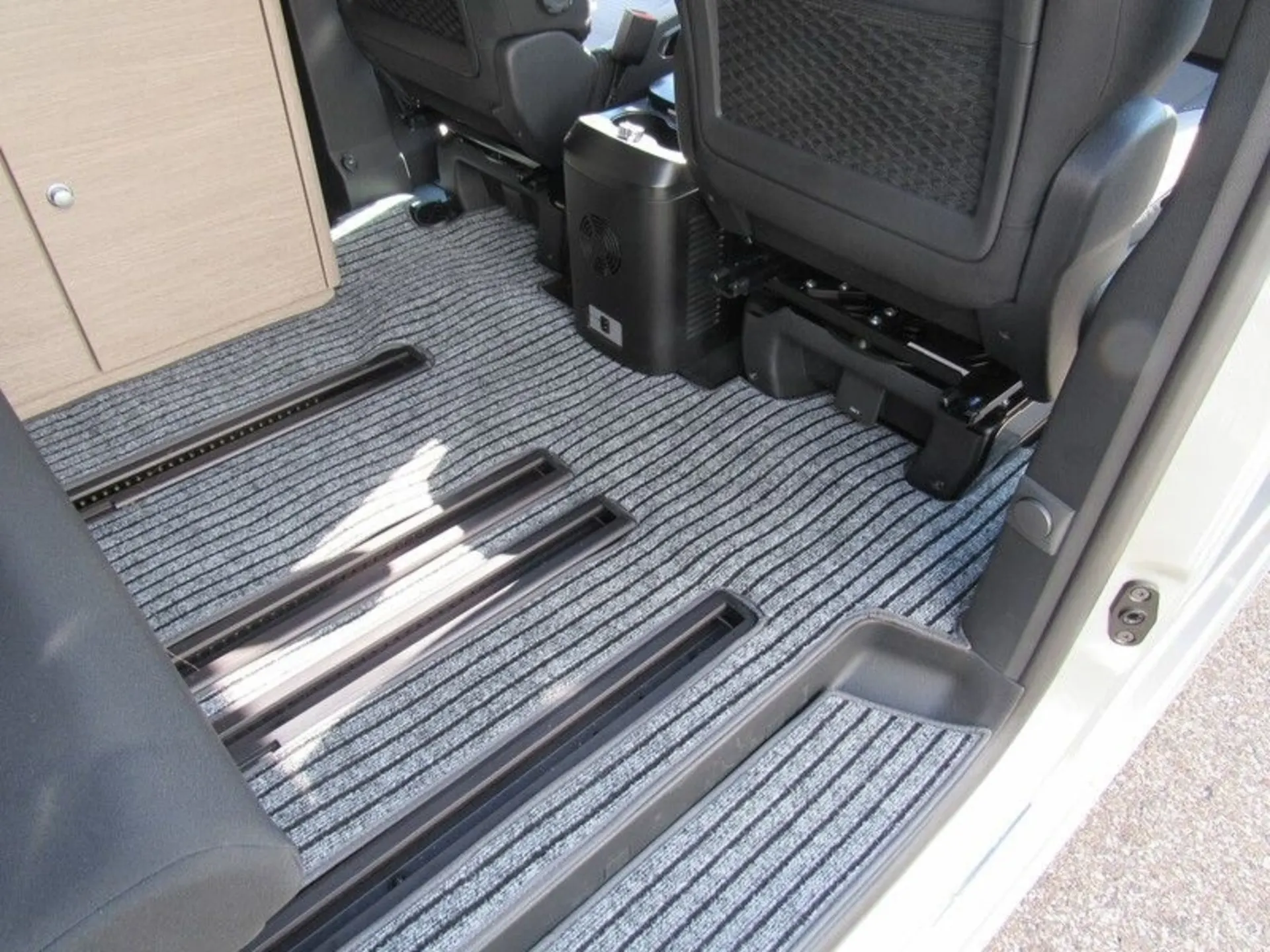 Fahrerhausteppich für Citroen Campster, Citroen Spacetourer, Peugeot Traveller und baugleiche Fahrzeuge von Pössl