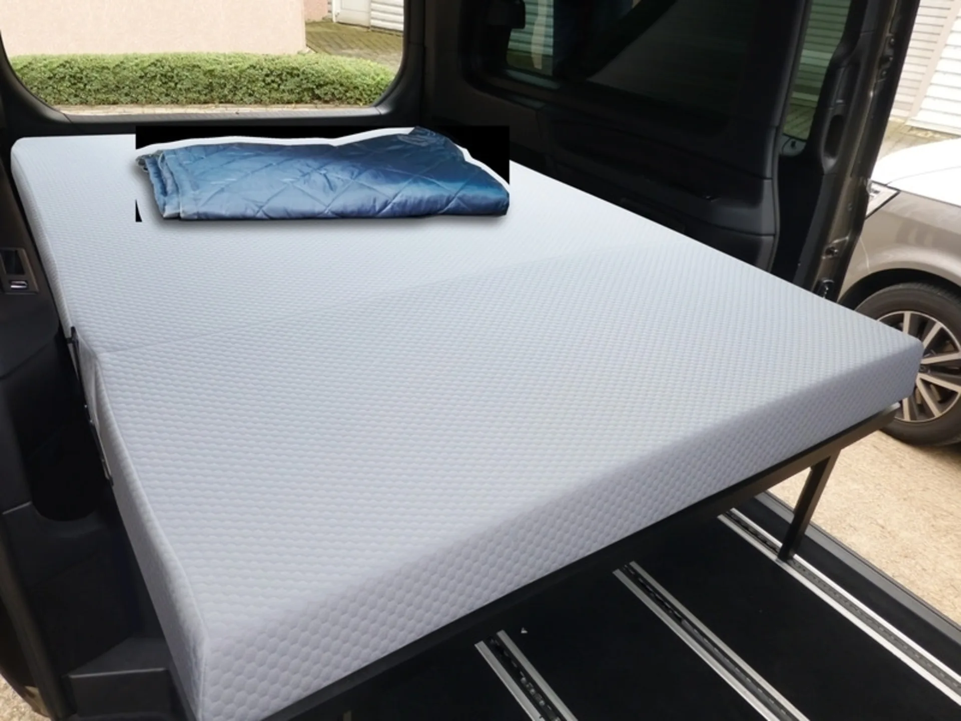 Reimo Komfortbett für VW T6.1 / T6 / T5 Multivan und California Beach