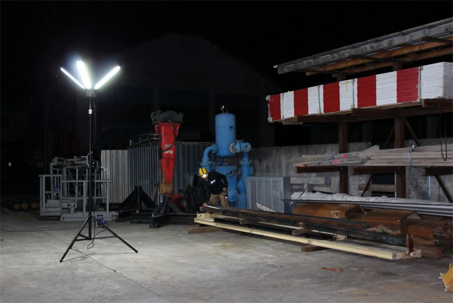 Flexible 360° Beleuchtung mit Vision FLEX 55 W, 12’000 / 24’000 Lumen, 5’000 K