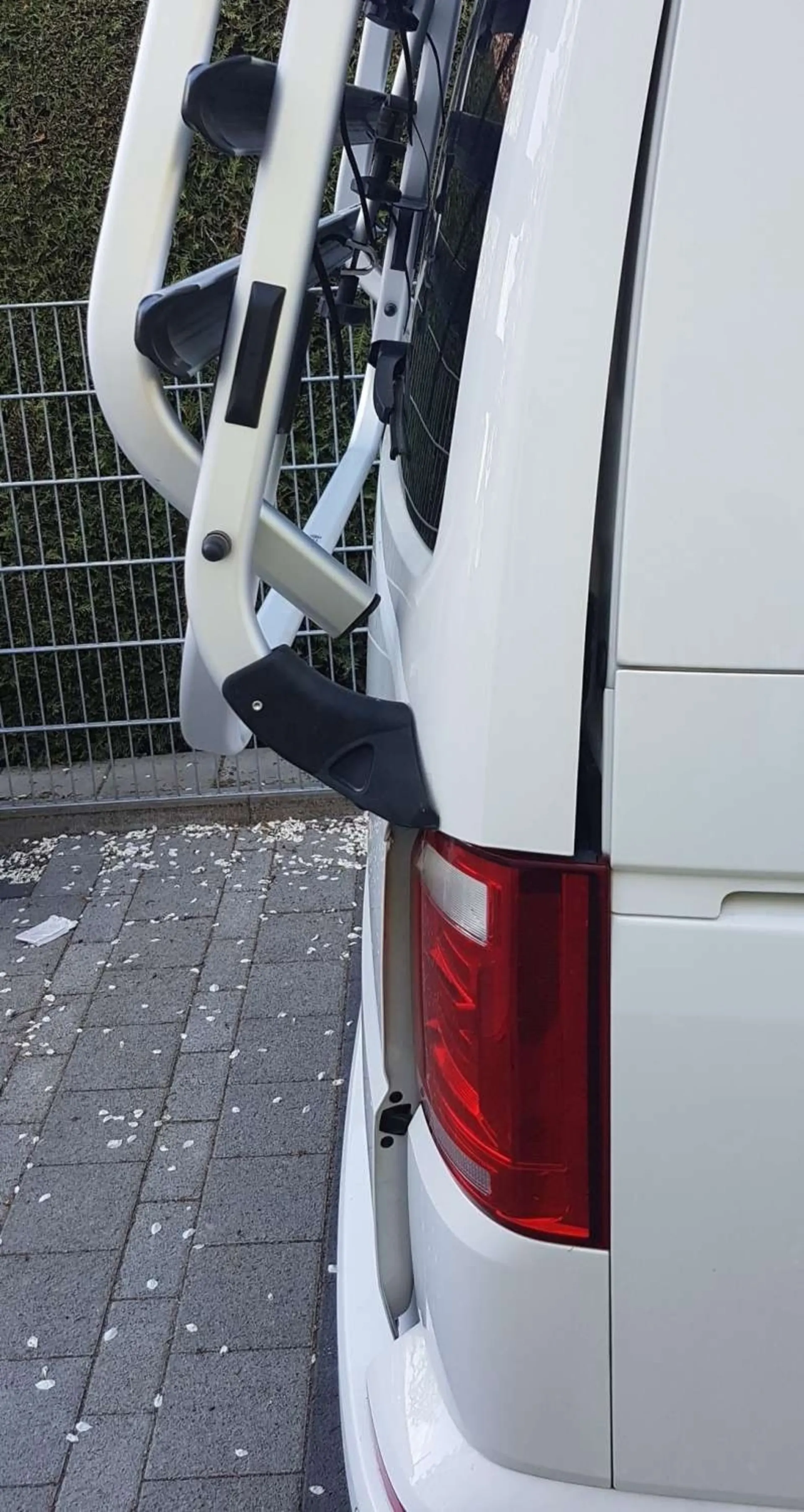 BusBoxx Heckklappenaufsteller VW T5 / T6 / T6.1