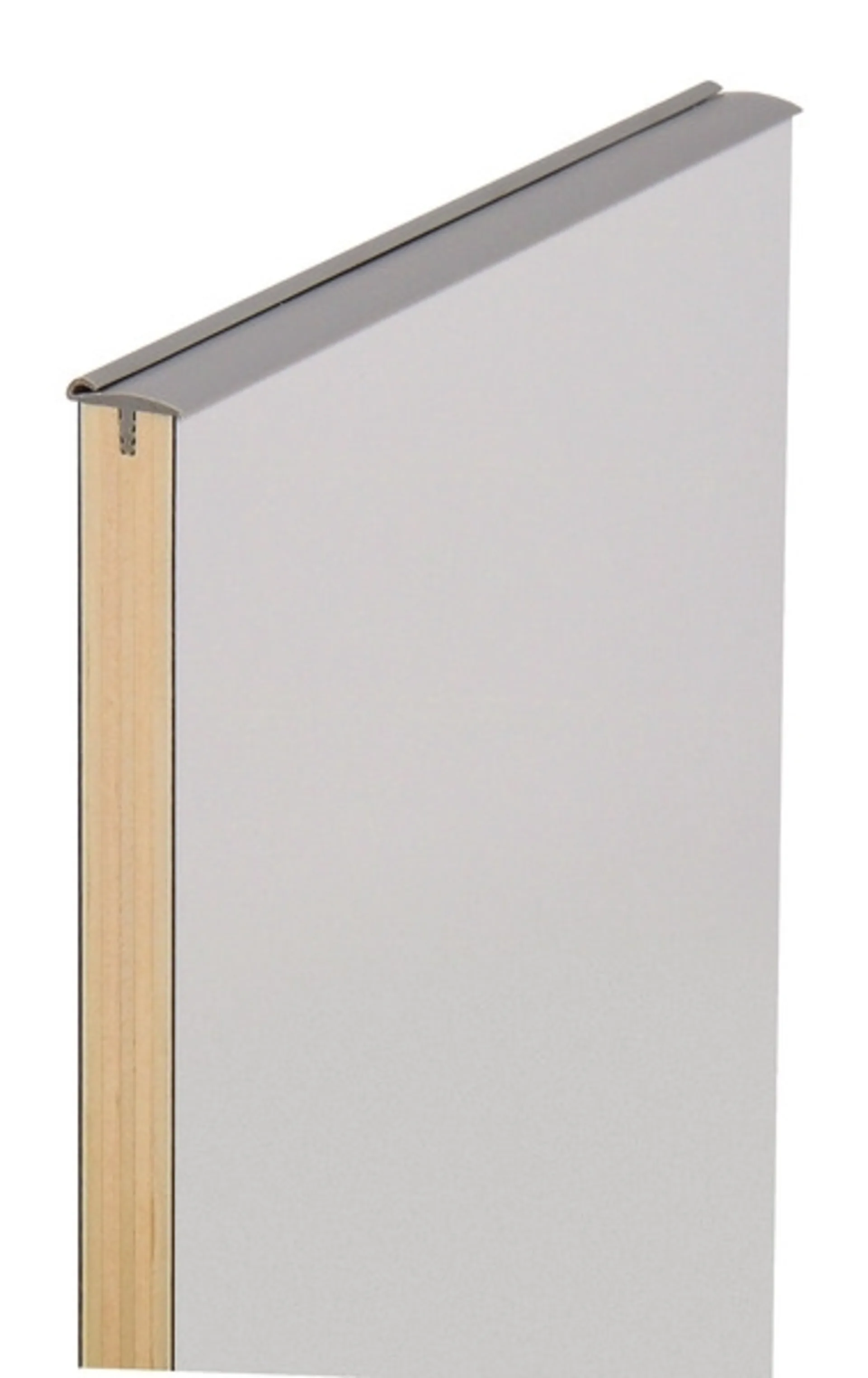 Chant intérieur de porte avec lèvre d'étanchéité