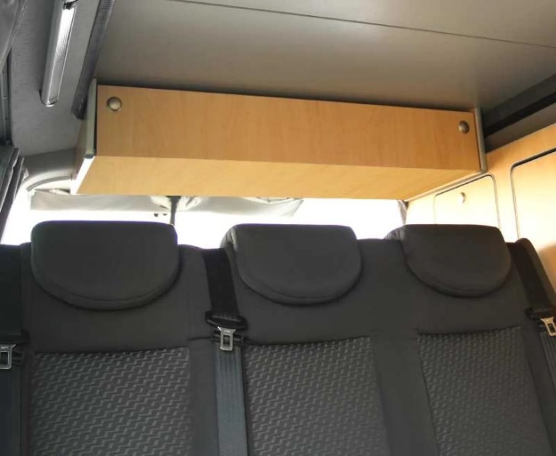 Armoire suspendue de toit pour toit à couchage EasyFit avec lit à lattes VW T6/T5 Sportcamper en décor bois Pomme stratifié Armoire suspendue de toit pour toit à couchage EasyFit avec lit à lattes VW T6/T5 Sportcamper en décor bois Pomme stratifié