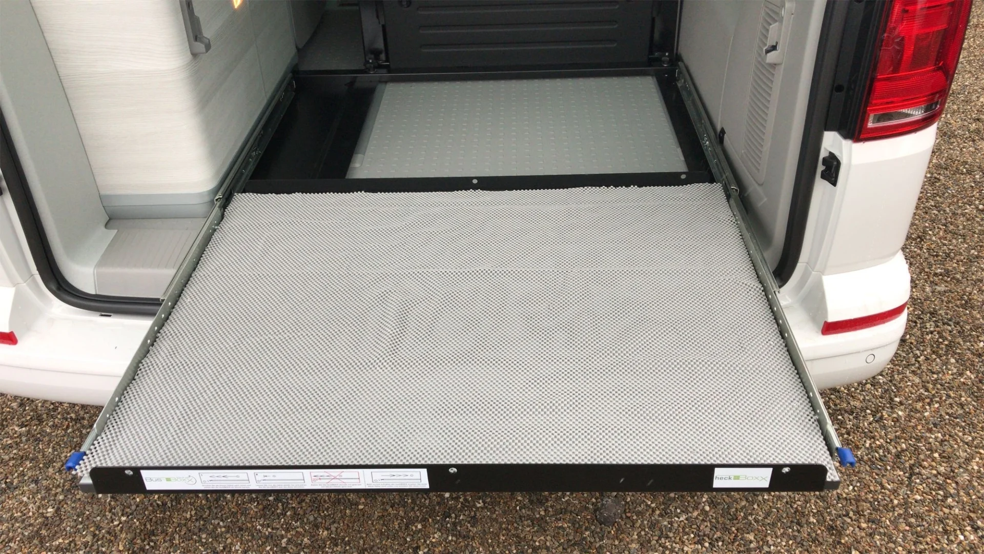 BusBoxx heckBOXX flex T5 / T6 / T6.1 California Coast / Ocean / Beach Camper : module coulissant arrière en deux parties, profondeur de coulissement 800 mm