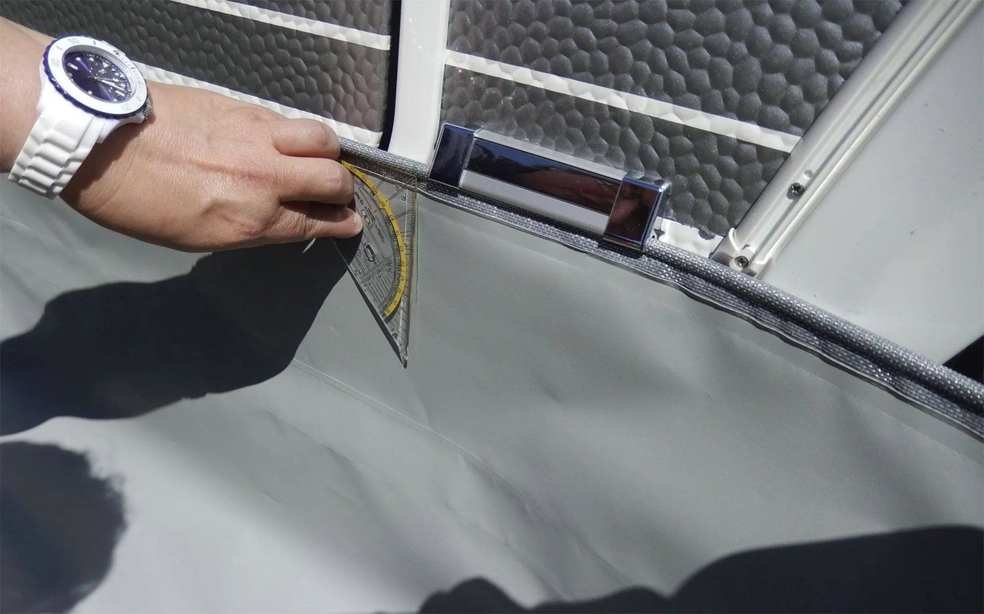 Hindermann Universal Bodenschürze für Wohnwagen / Caravan 500 cm