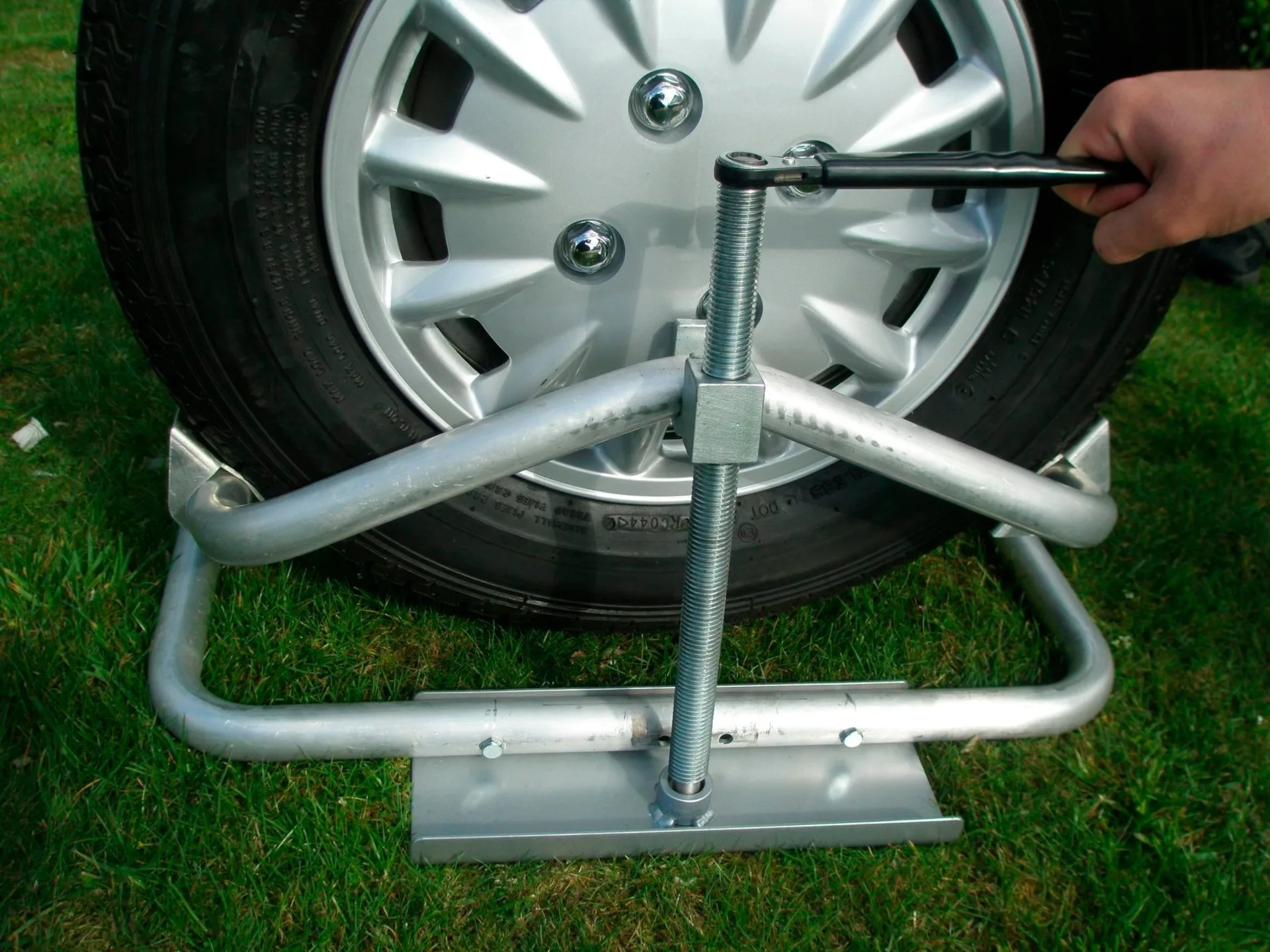 Cric en aluminium Milenco 81 x 24,5 x 20 cm