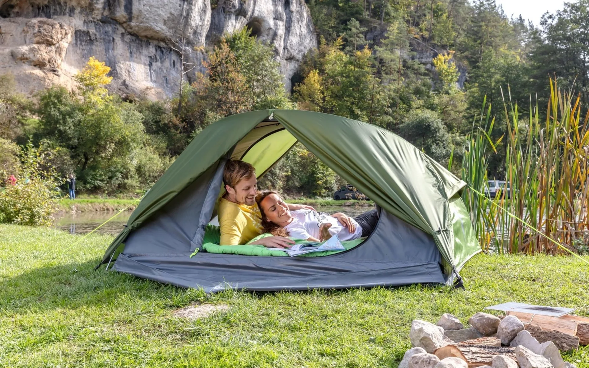 Mountain Guide Trekkingzelt Carpi II Dunkelgrün für 2 Personen