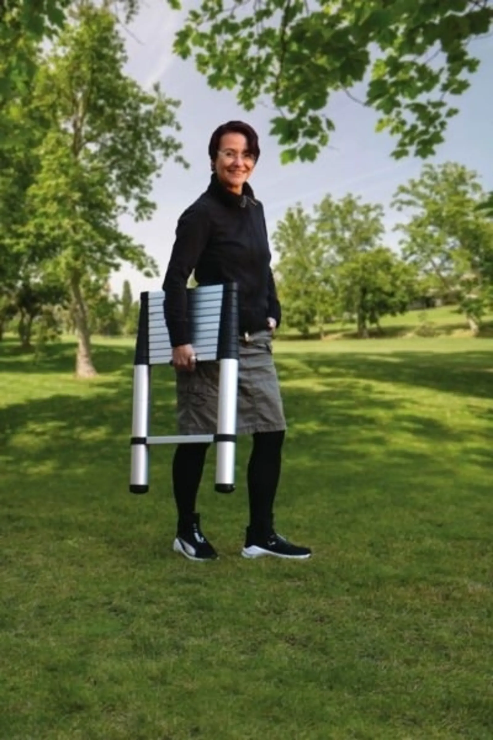Echelle télescopique pliable en aluminium avec 11 marches et longueur max, 3.2 m - CARBEST Escali