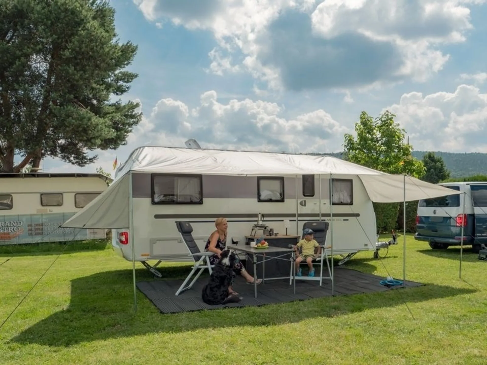 Universal Sonnensegel Como - Kompaktes Sonnendach für Caravans und Reisemobile