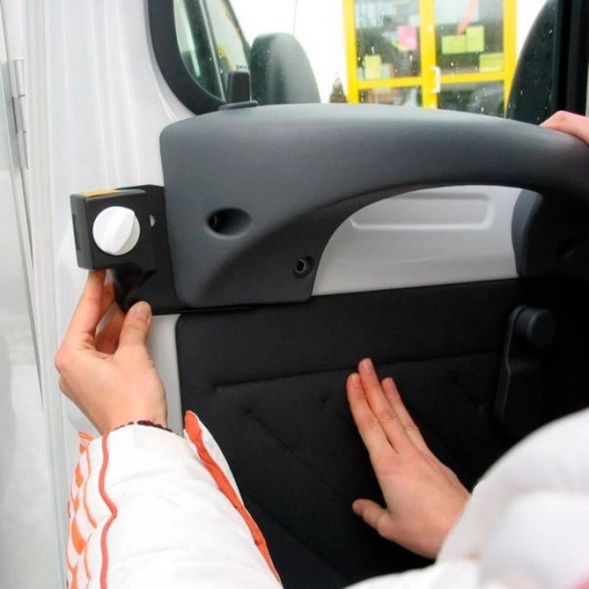 Serrure à pêne dormant HEOsafe pour portes de cabine (Fiat Ducato 244, Peugeot Boxer, Citroën Jumper 2002 - 2006)