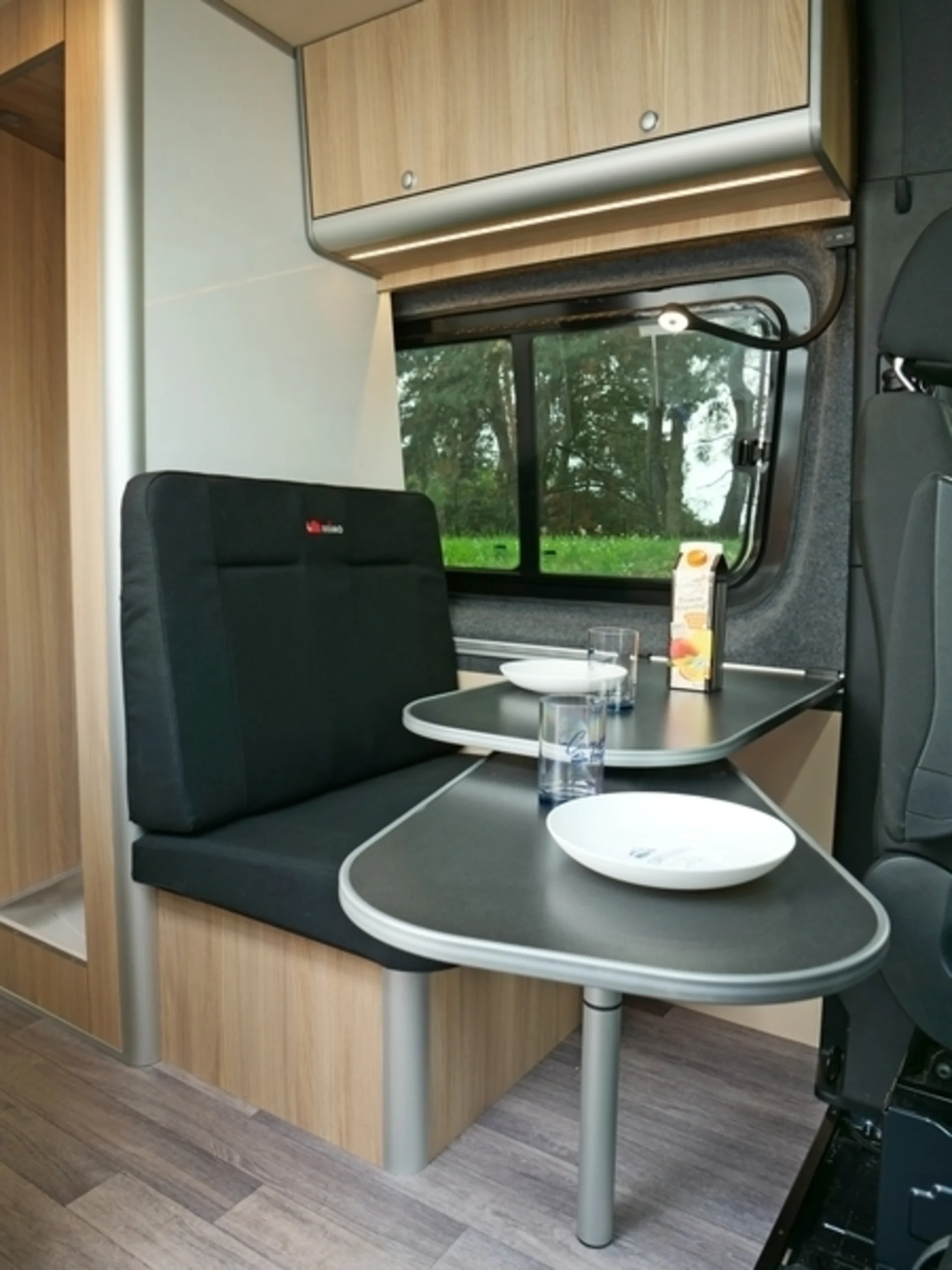 Table suspendue pour Mercedes Sprinter