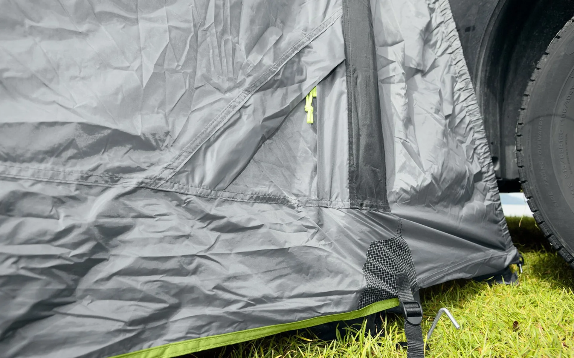 Berger Touring Air Luftvorzelt für Campingbus mit aufblasbarem Gestänge