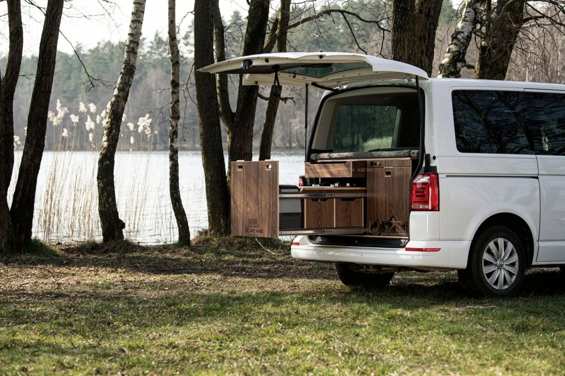 Escape Vans Tour Box L Walnut Escape Vans Tour Box L Walnut