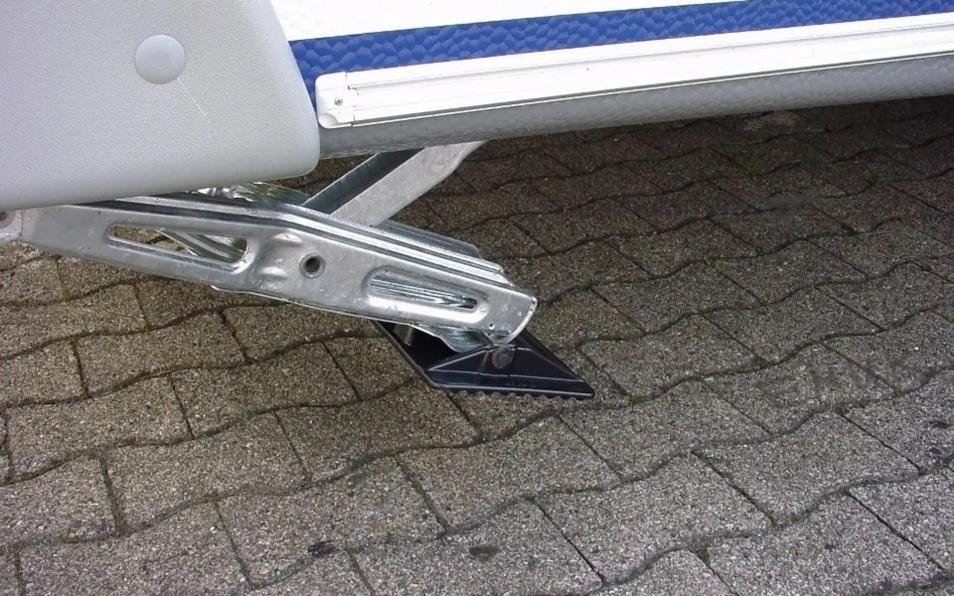 Emuk Stützplatten Radkeil Set Typ 100
