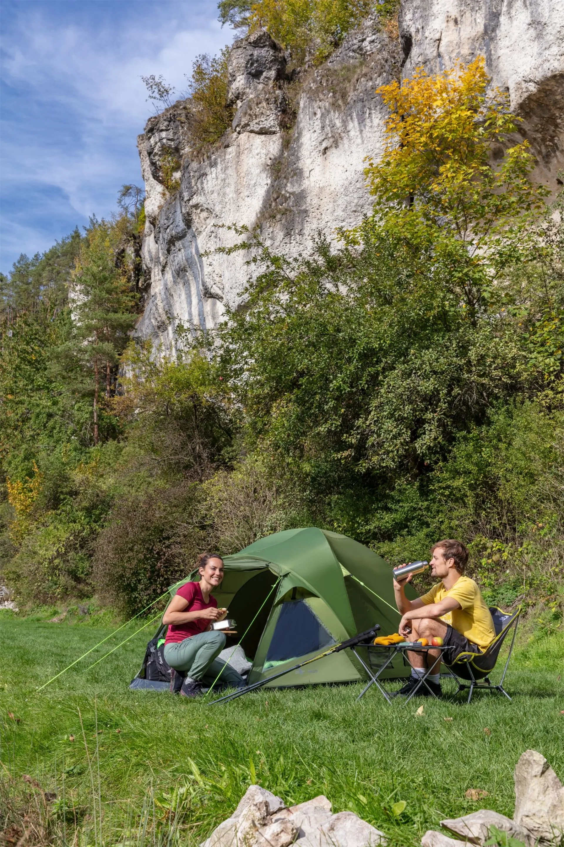 Mountain Guide Malo III Trekkingzelt für 3 Personen Dunkelgrün