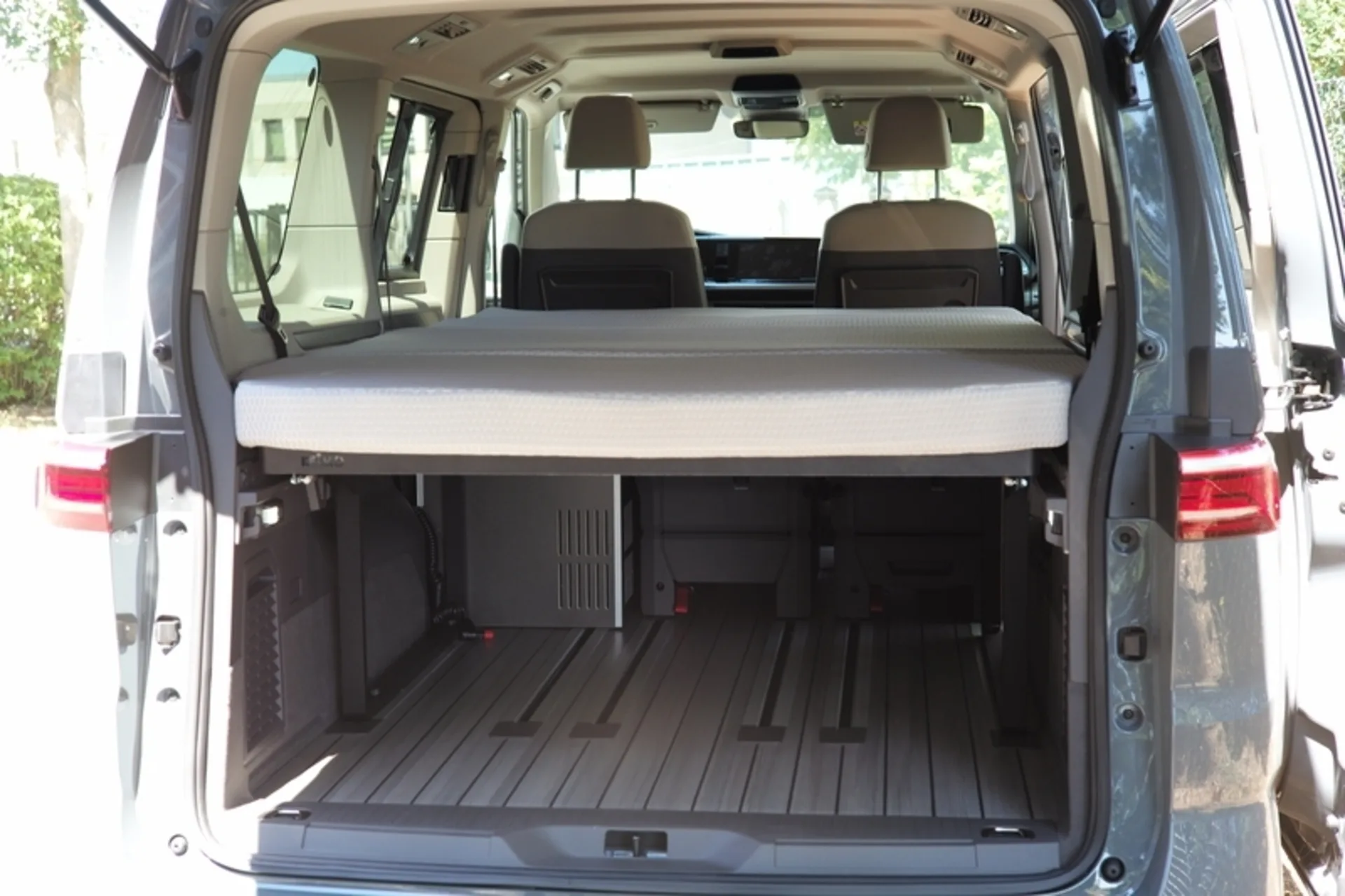 Komfortbett VW Multivan - Bettsystem mit Lattenrost und Matratze