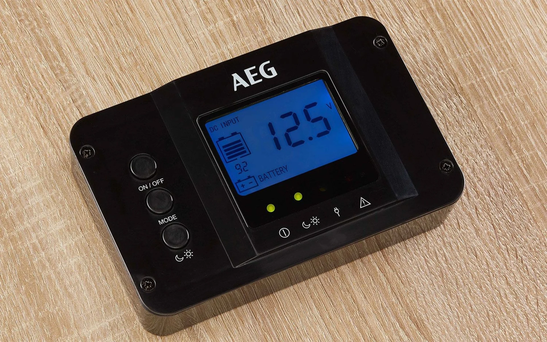 AEG Sinus Spannungswandler 12 V auf 220 V - 3.000 W
