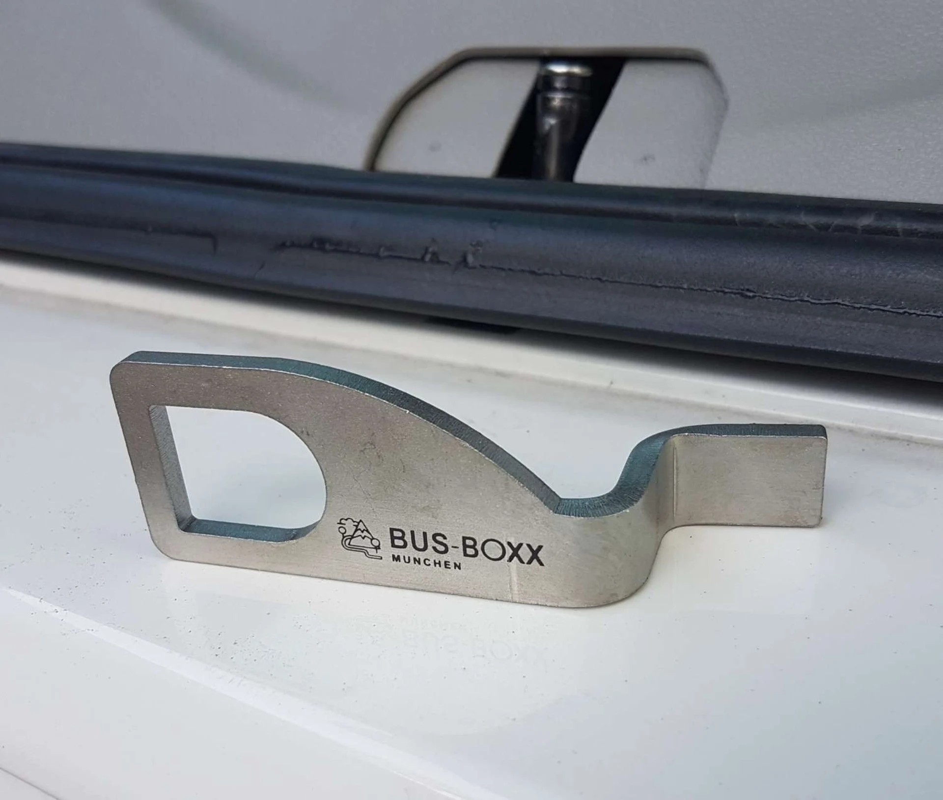BusBoxx Heckklappenaufsteller VW T5 / T6 / T6.1