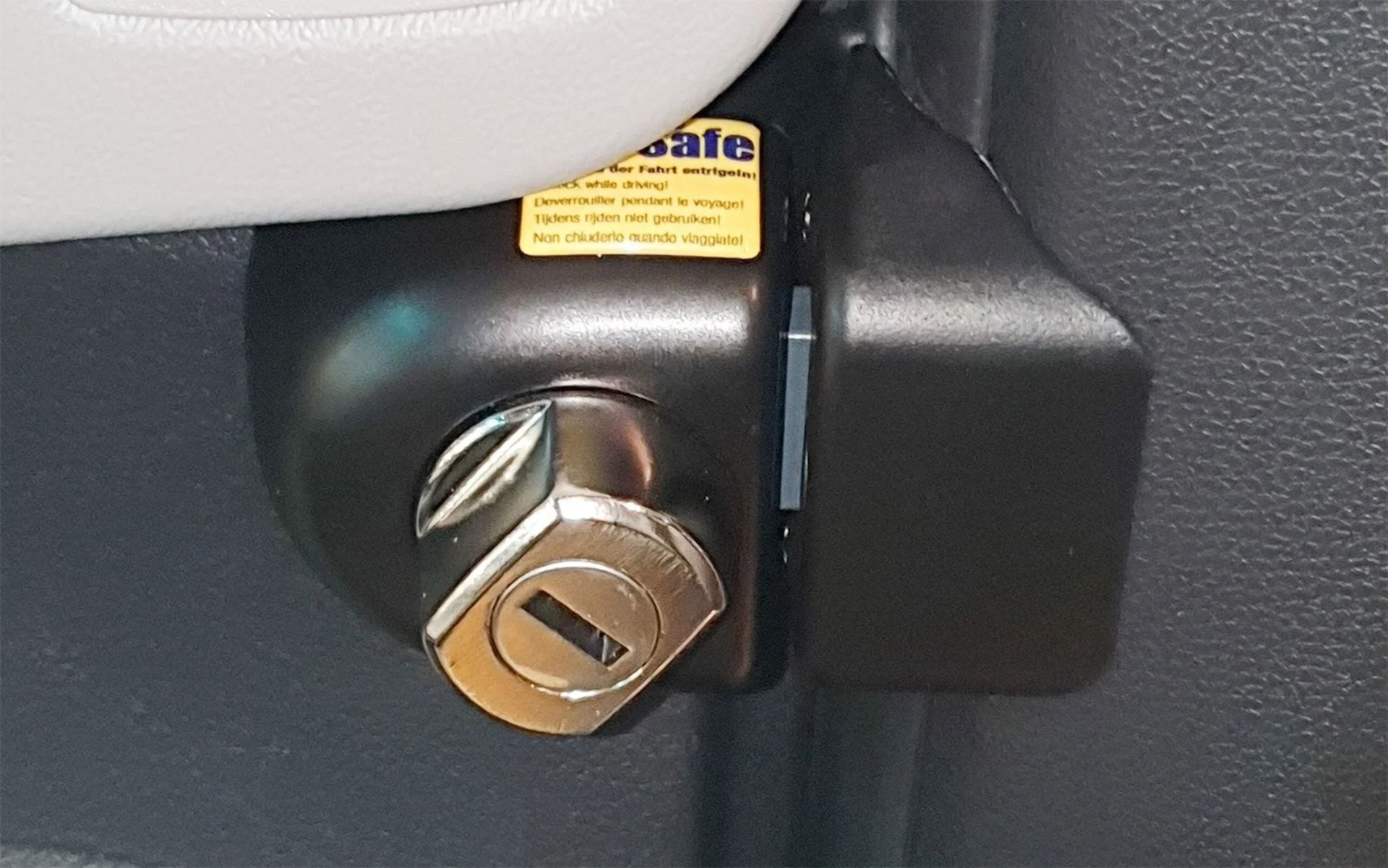 HEOSafe Mercedes Sprinter ab Bj. 2018 Diebstahlschutzschlösser 2 Stück abschließbar
