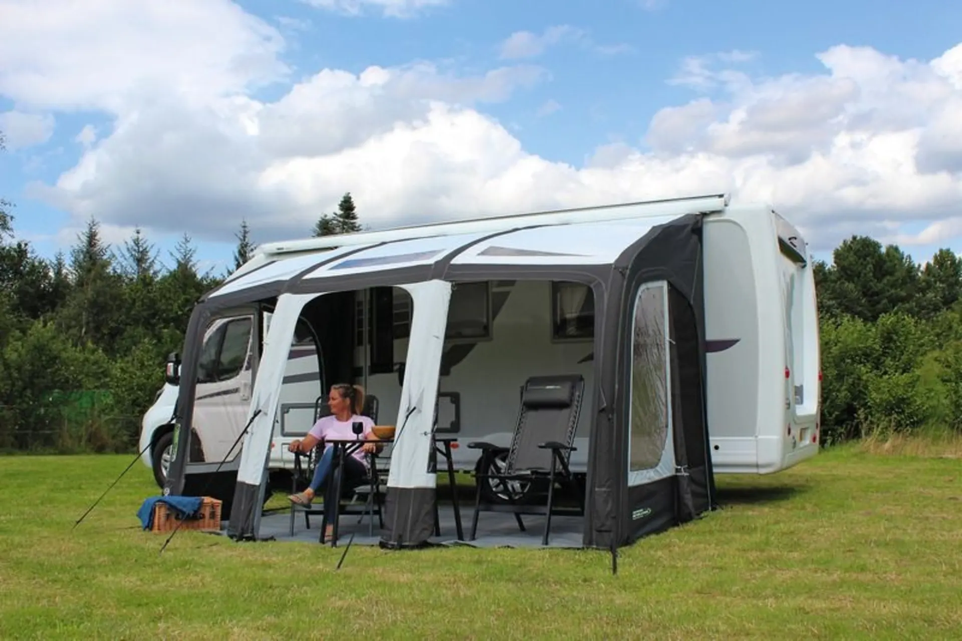 Reisemobilvorzelt ECLIPSE 380L - Anbauhöhe 250-265